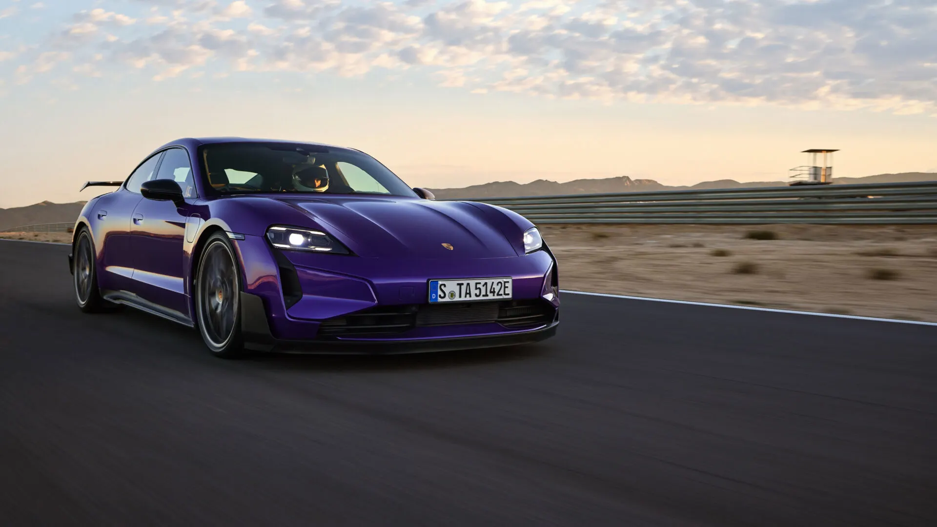1_Taycan_Turbo_GT_with_WP_Driving
