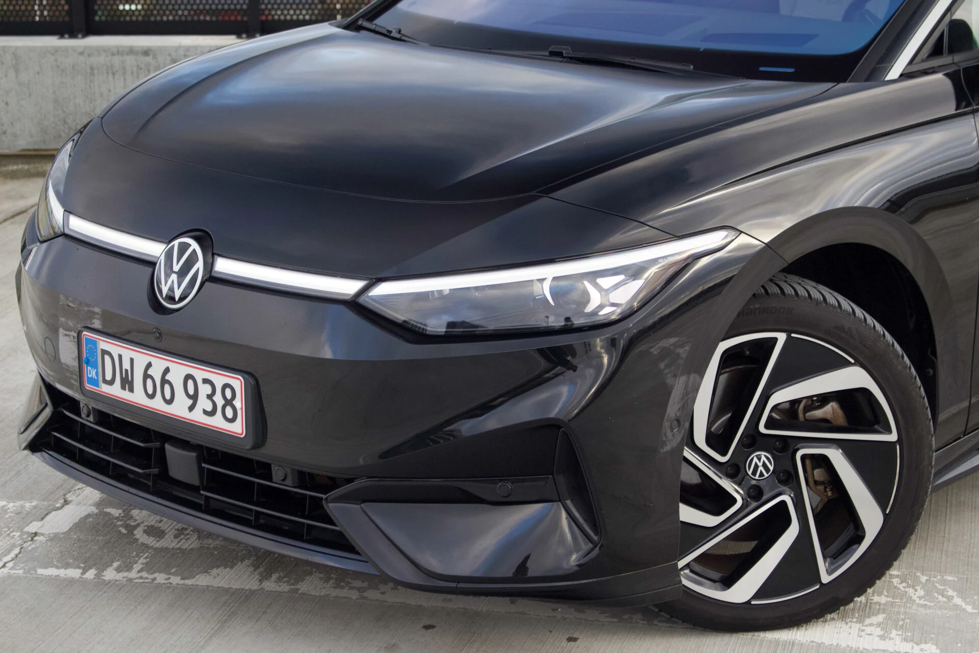 VW ID.7 vs. Hyundai Ioniq 6-25