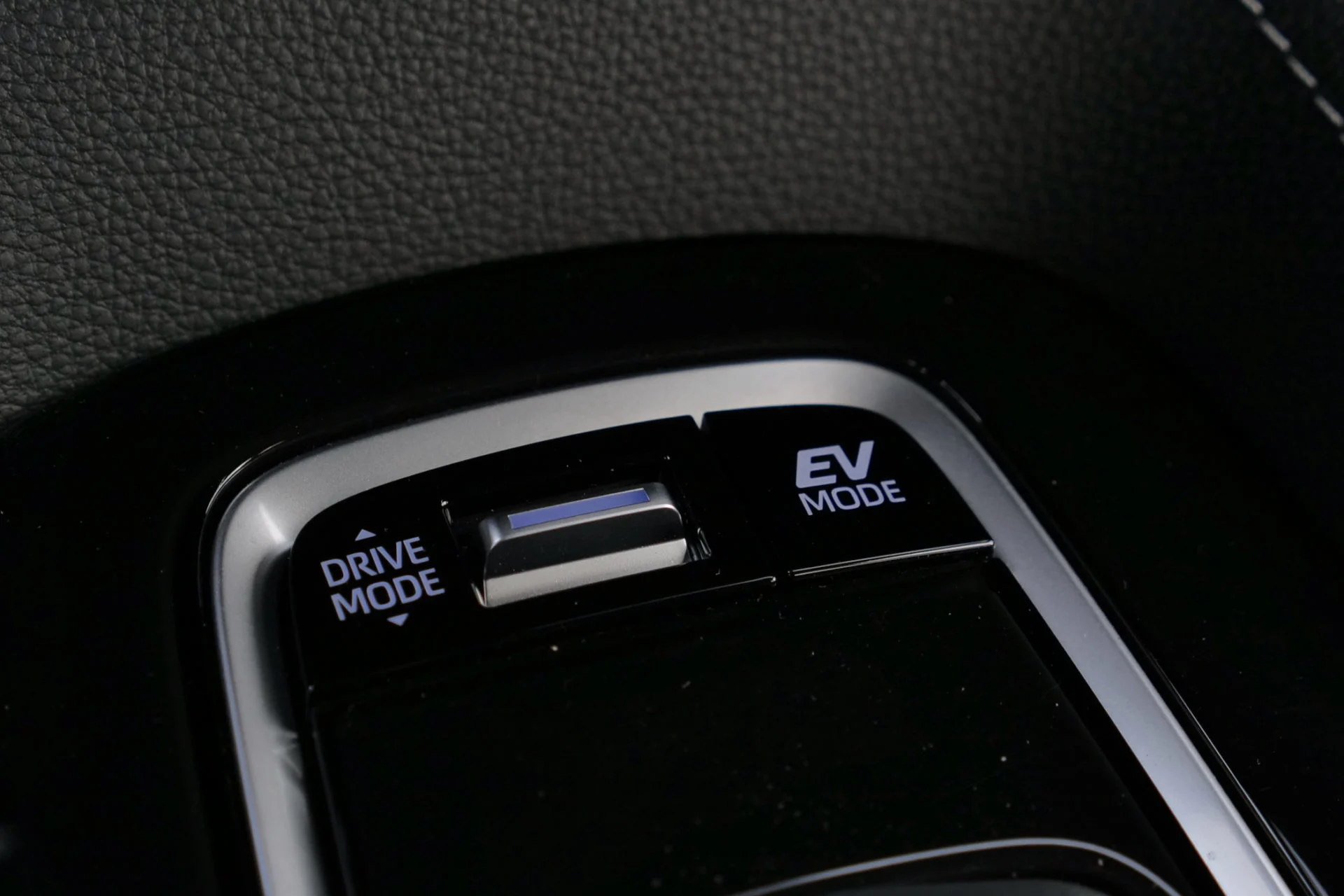 Bilbasen DUEL Kia Ceed SW PHEV vs Suzuki Swace Hybrid9938