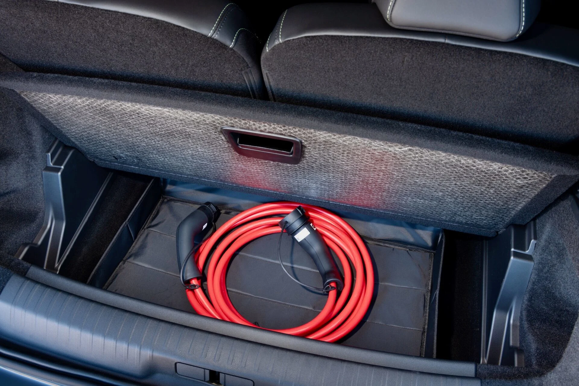 PEUGEOT_E5008TESTDRIVE_2406TC0060