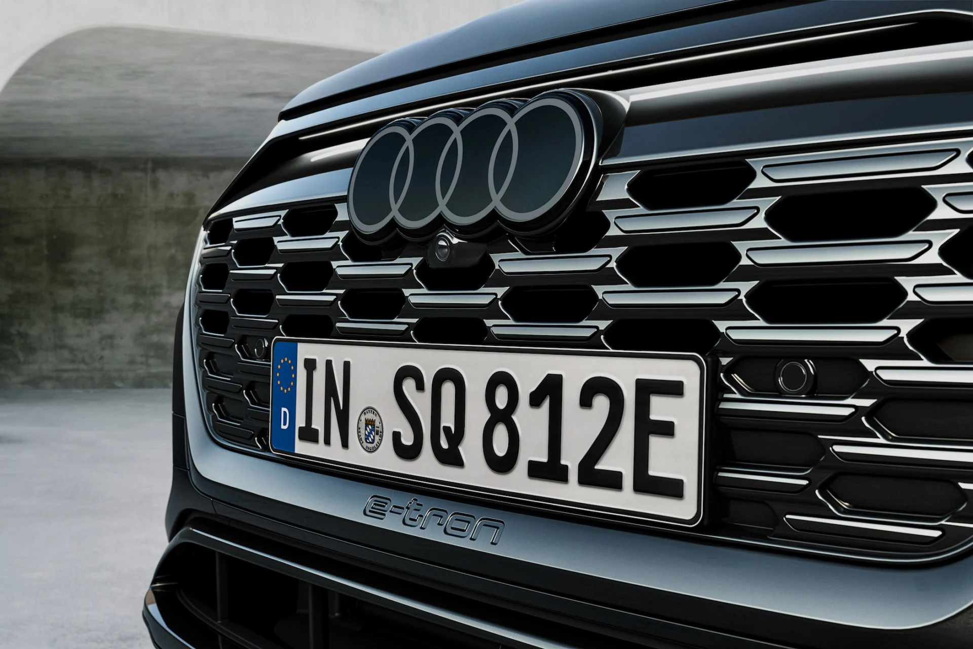Audi-Q8-E-Tron-6032_large
