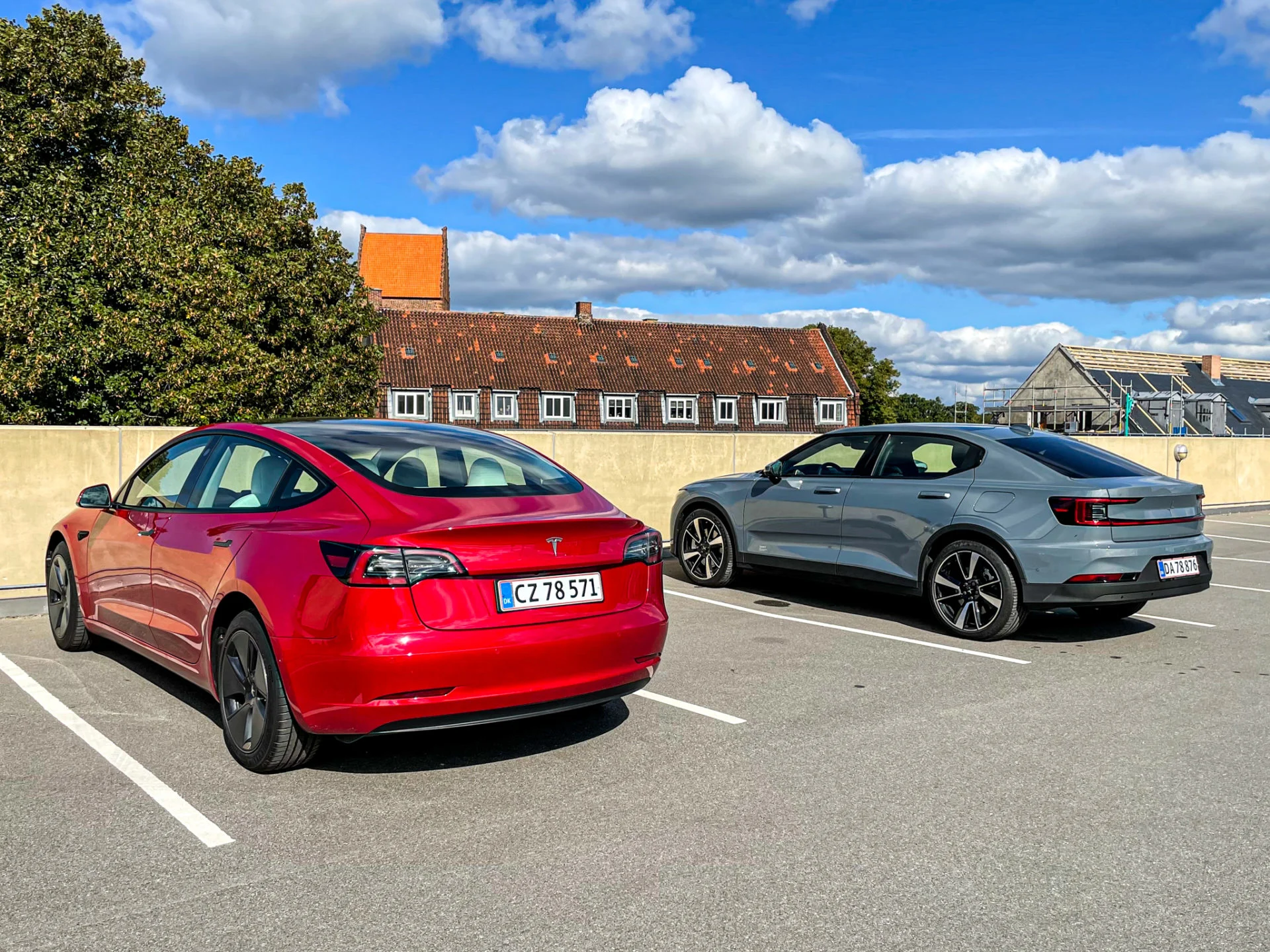 Polestar 2 vs Model 3 (3)