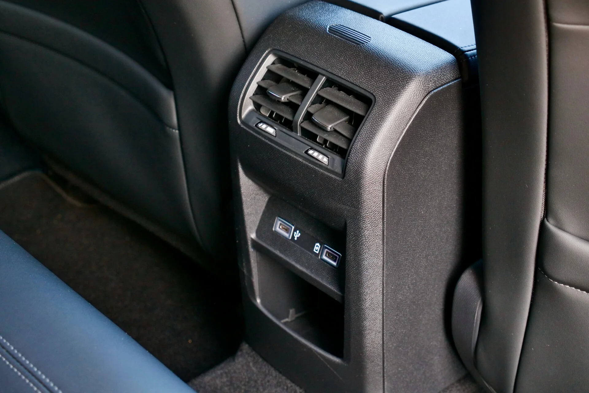 TEST Peugeot 308 SW Hybrid 225 873
