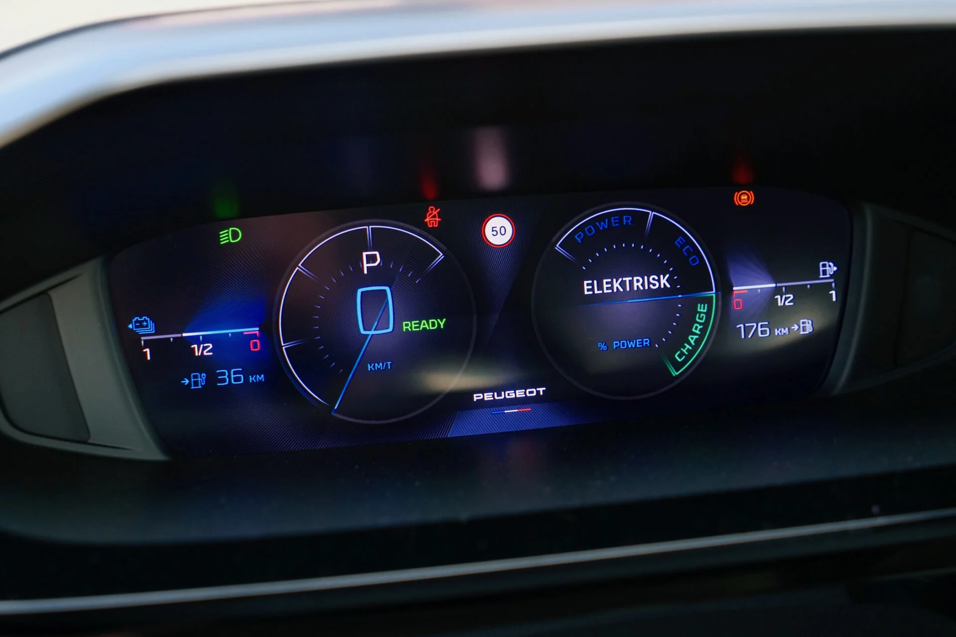 TEST Peugeot 308 SW Hybrid 225 814