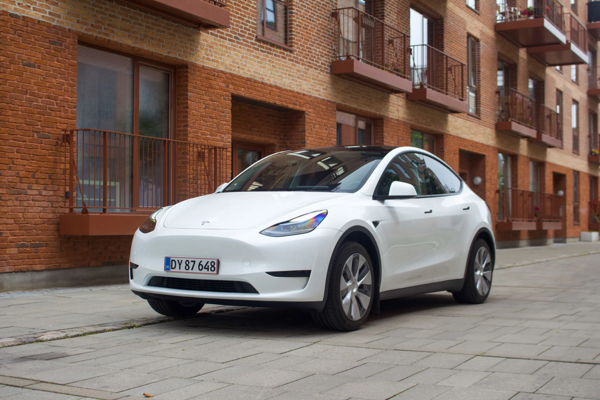 Tesla Model Y LR RWD-29