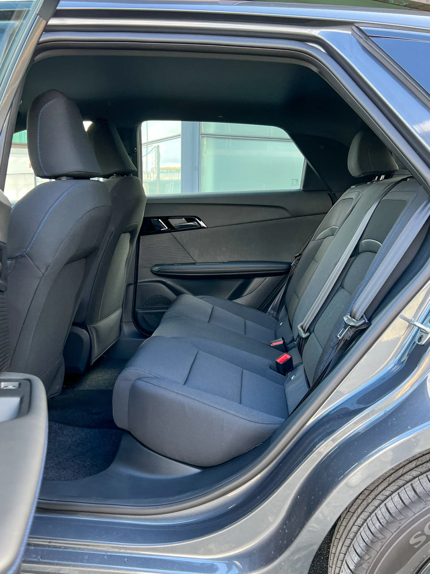 MG ZS EV vs MG4_Interior-01
