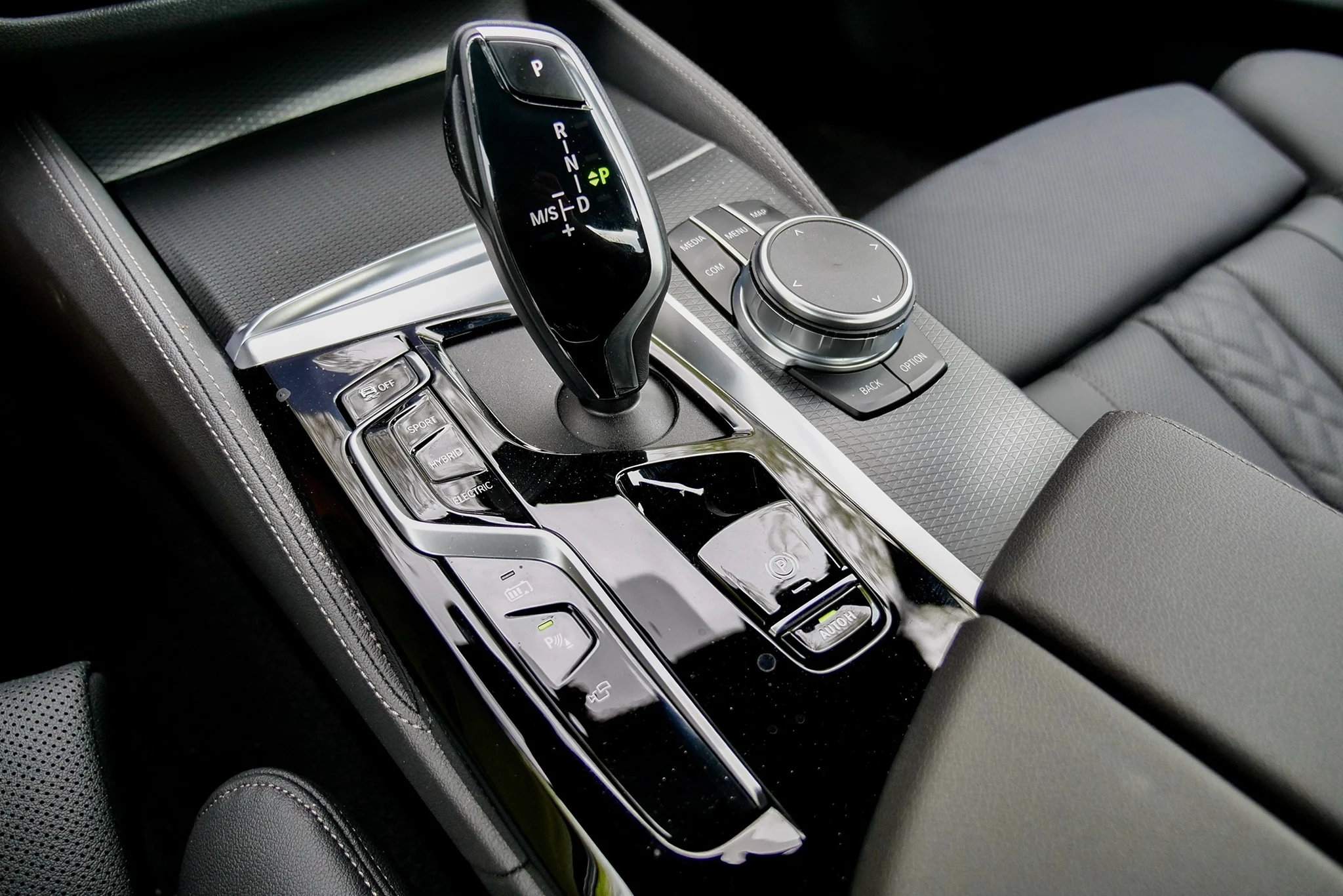 BMW 545e – interiør (4)