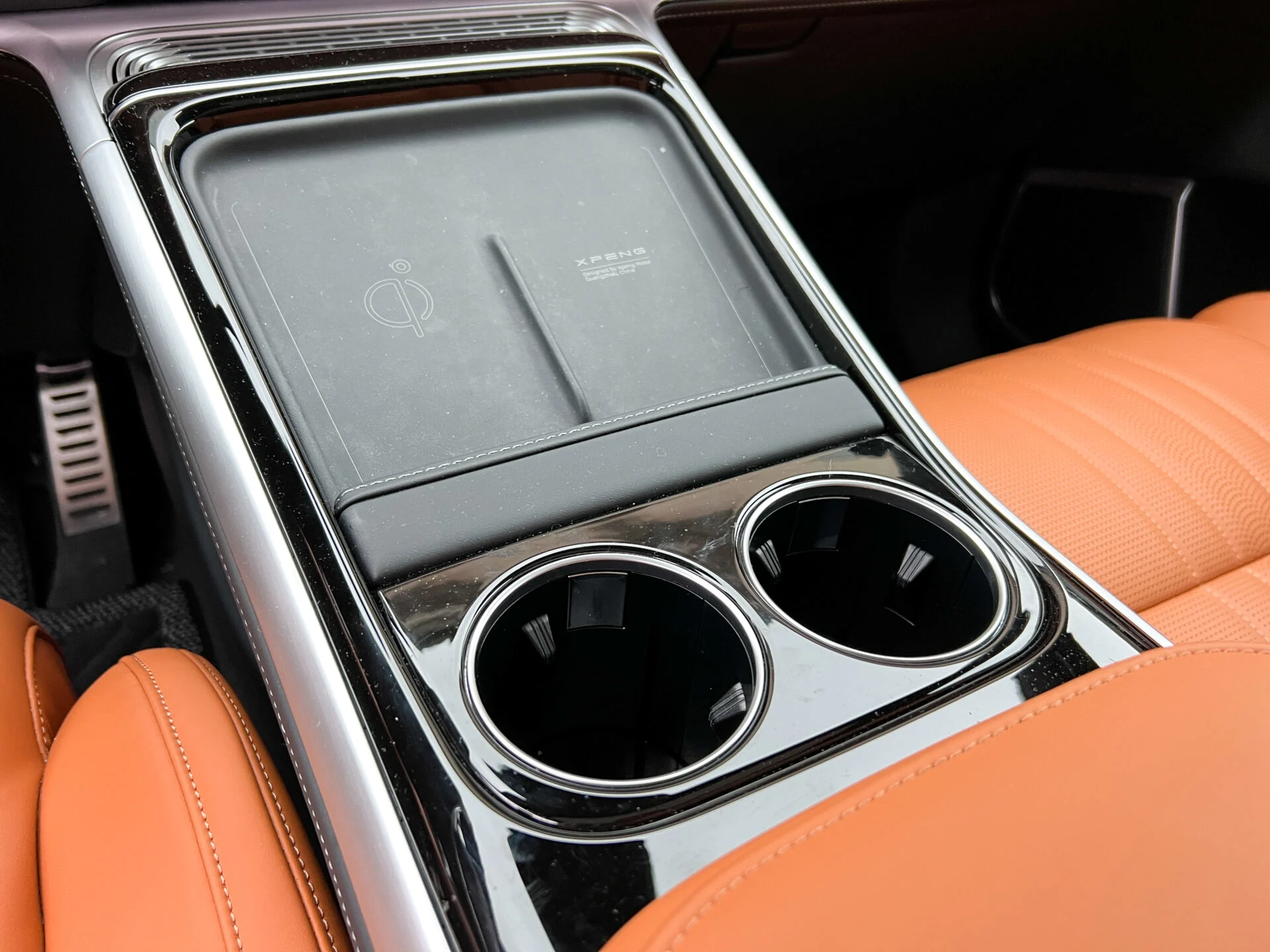 Nio EL6 vs XPeng G9 – Interiør-26