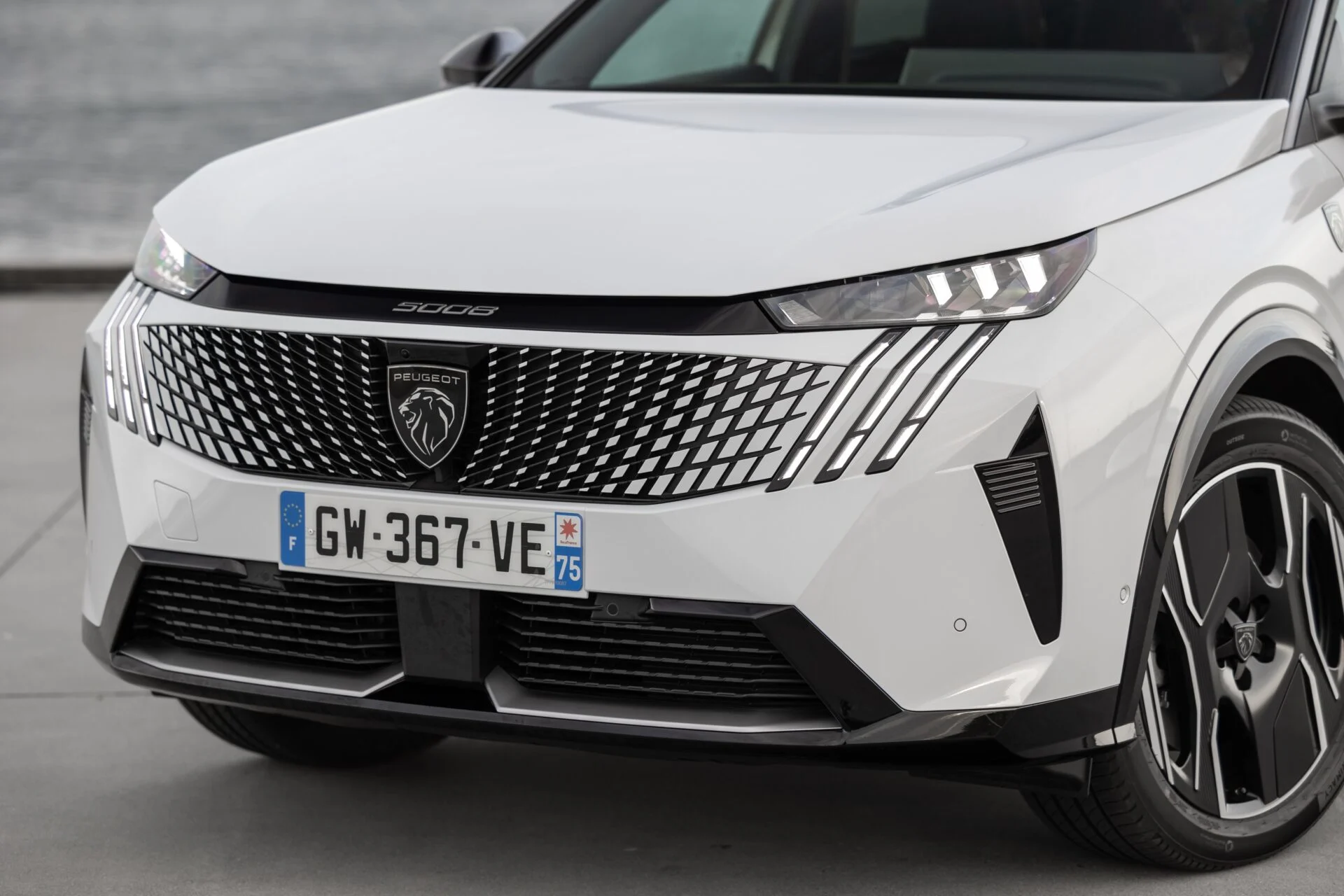 PEUGEOT_E5008TESTDRIVE_2406TC0566