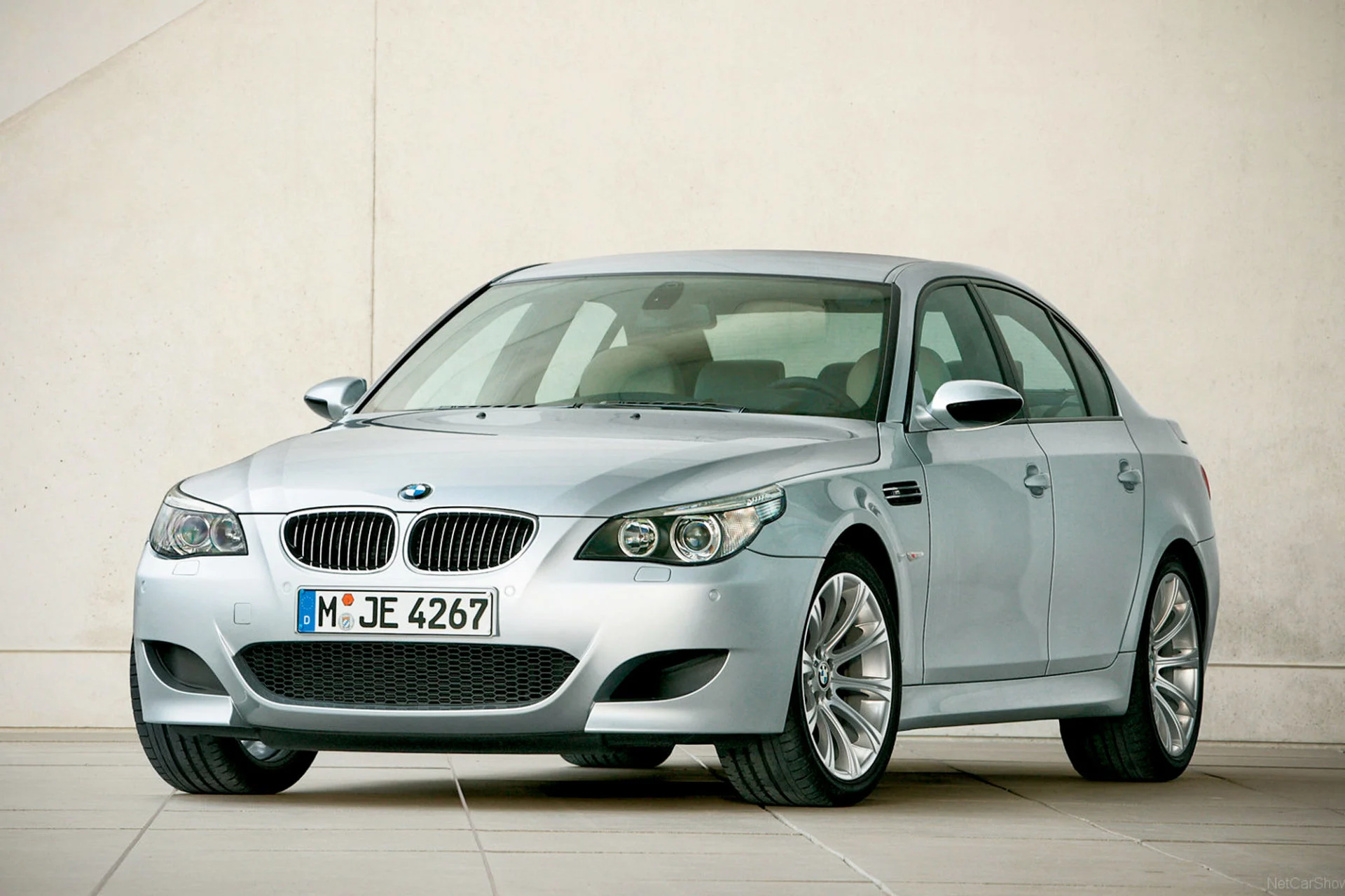 BMW M5 V10 (1)