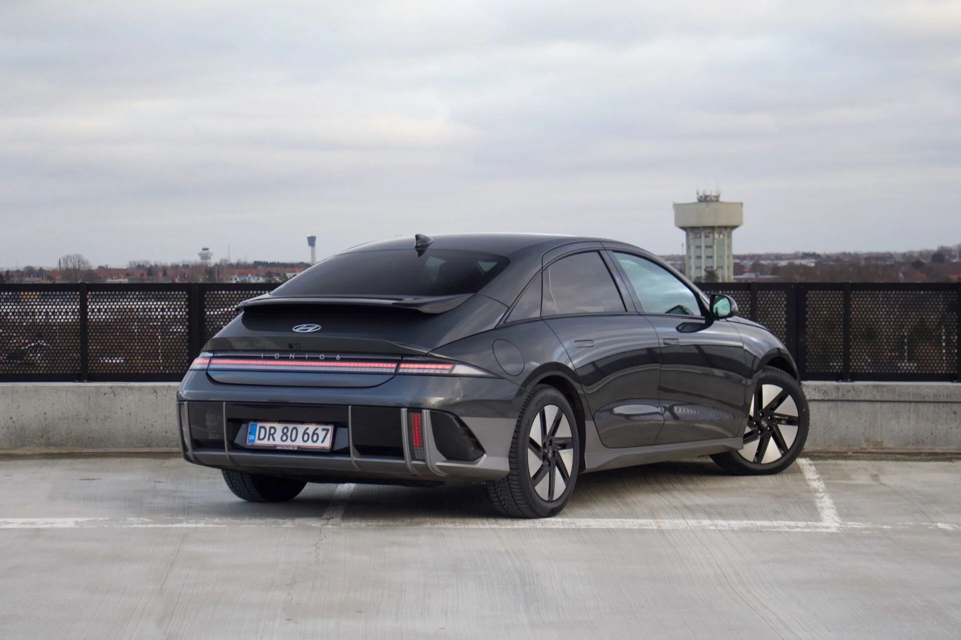 VW ID.7 vs. Hyundai Ioniq 6-07