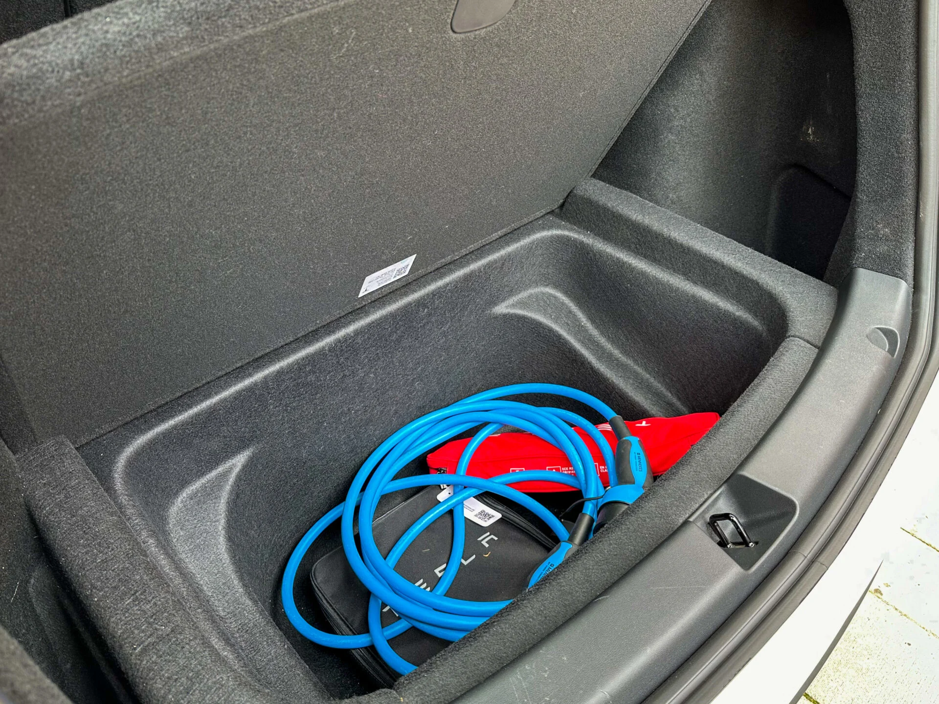 Tesla Model Y LR RWD-13
