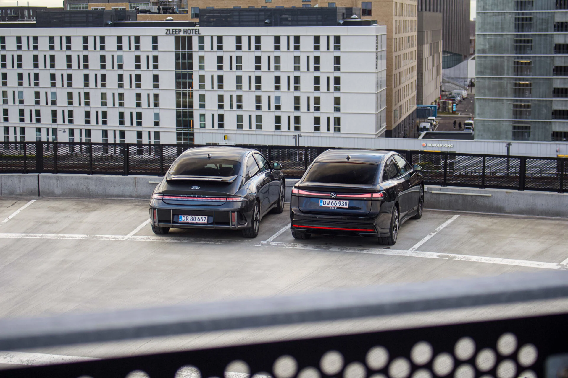 VW ID.7 vs. Hyundai Ioniq 6-48