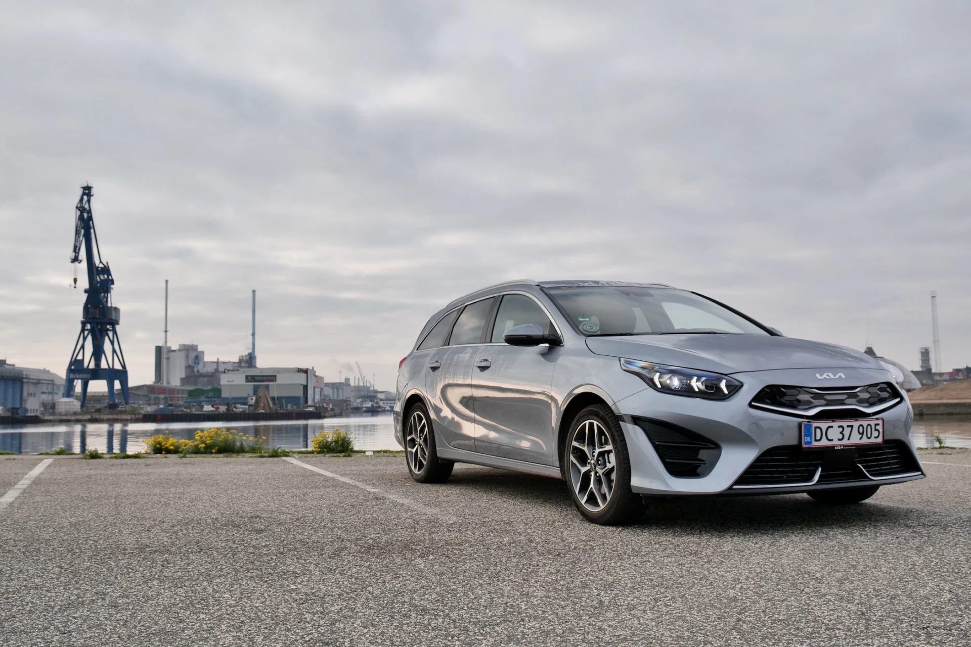 Bilbasen DUEL Kia Ceed SW PHEV vs Suzuki Swace Hybrid9844