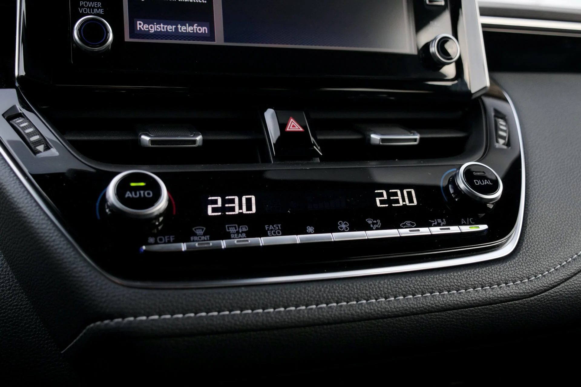 Bilbasen DUEL Kia Ceed SW PHEV vs Suzuki Swace Hybrid9915