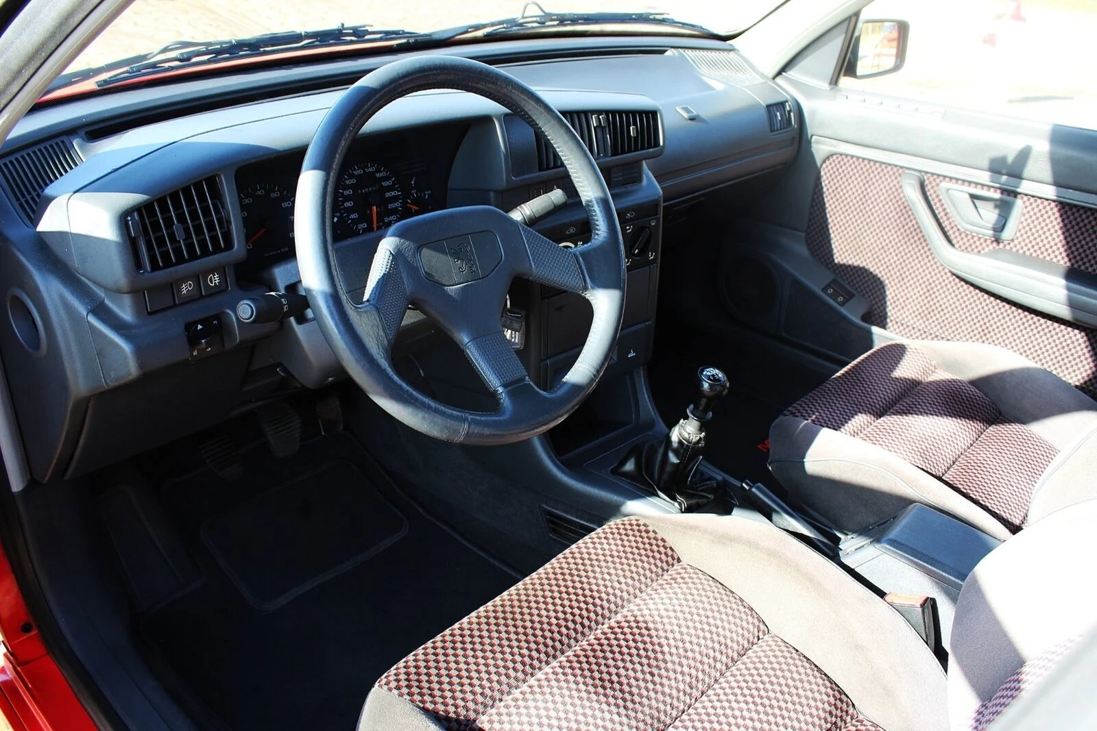 Peugeot 405 MI16 (8)