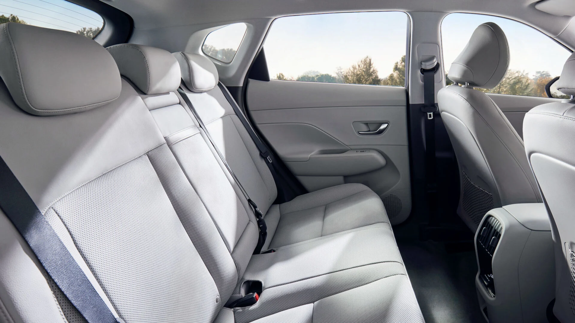 hyundai-kona-electric-world-premiere-2023-interior-02
