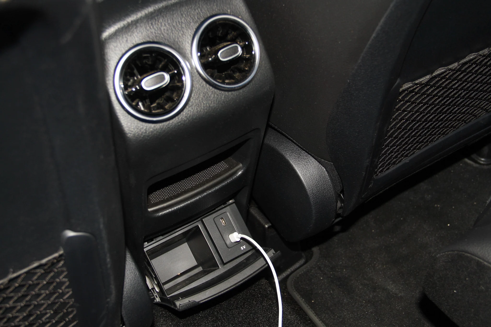 Mercedes Benz GLB interiør (10)