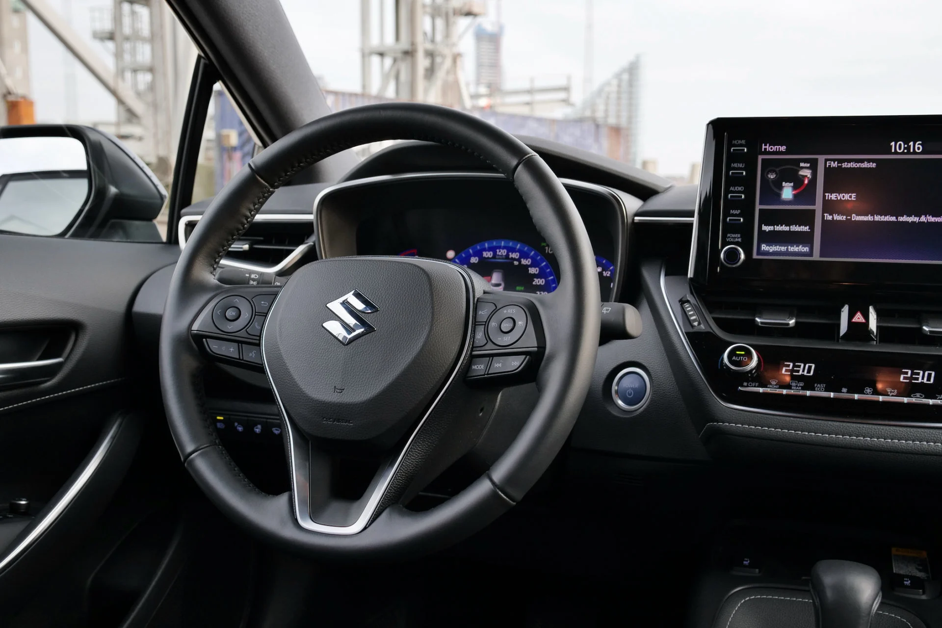 Bilbasen DUEL Kia Ceed SW PHEV vs Suzuki Swace Hybrid9991