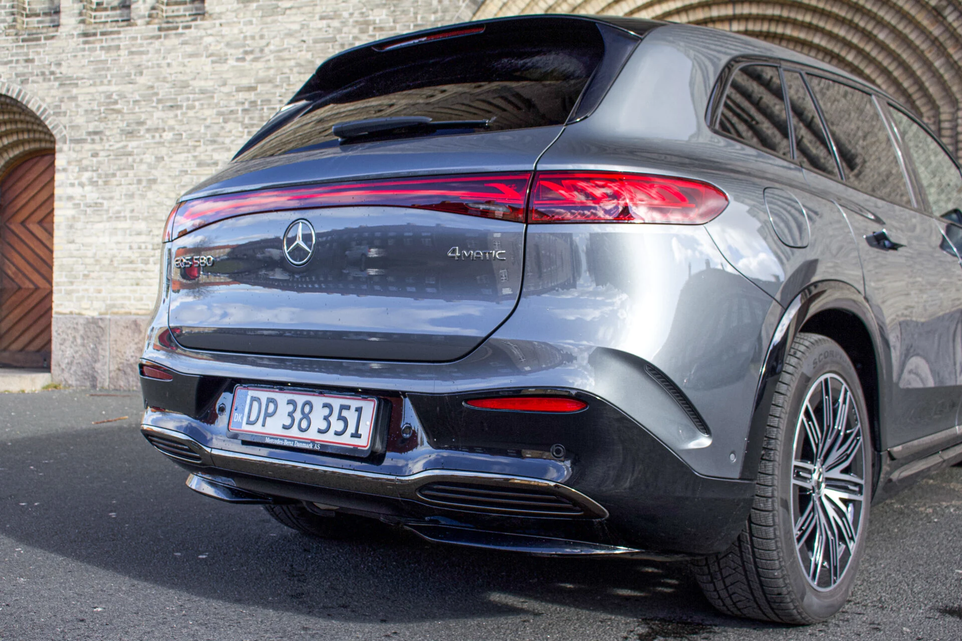 Mercedes-Benz EQS SUV-21