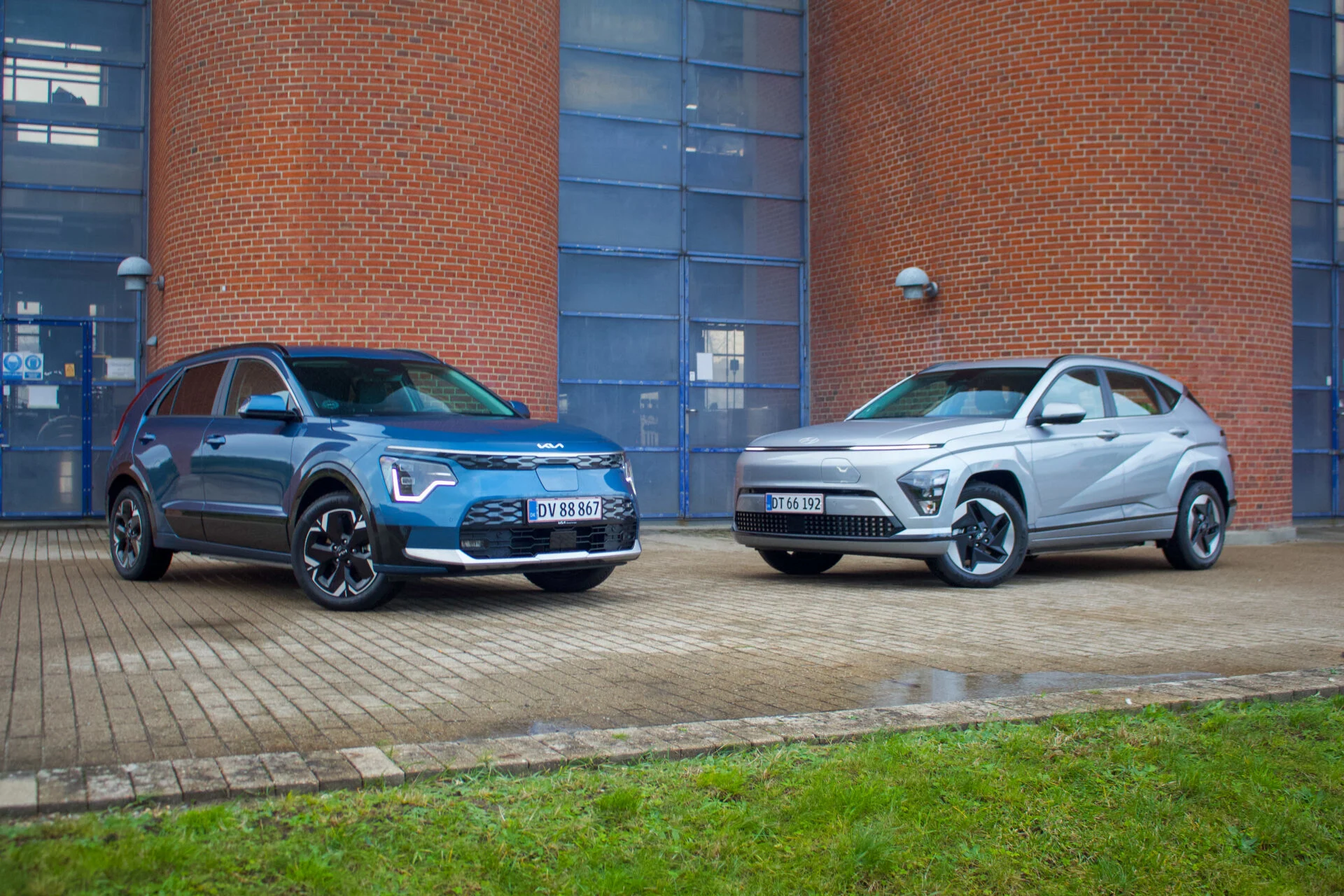 Hyundai Kona vs Kia Niro-21