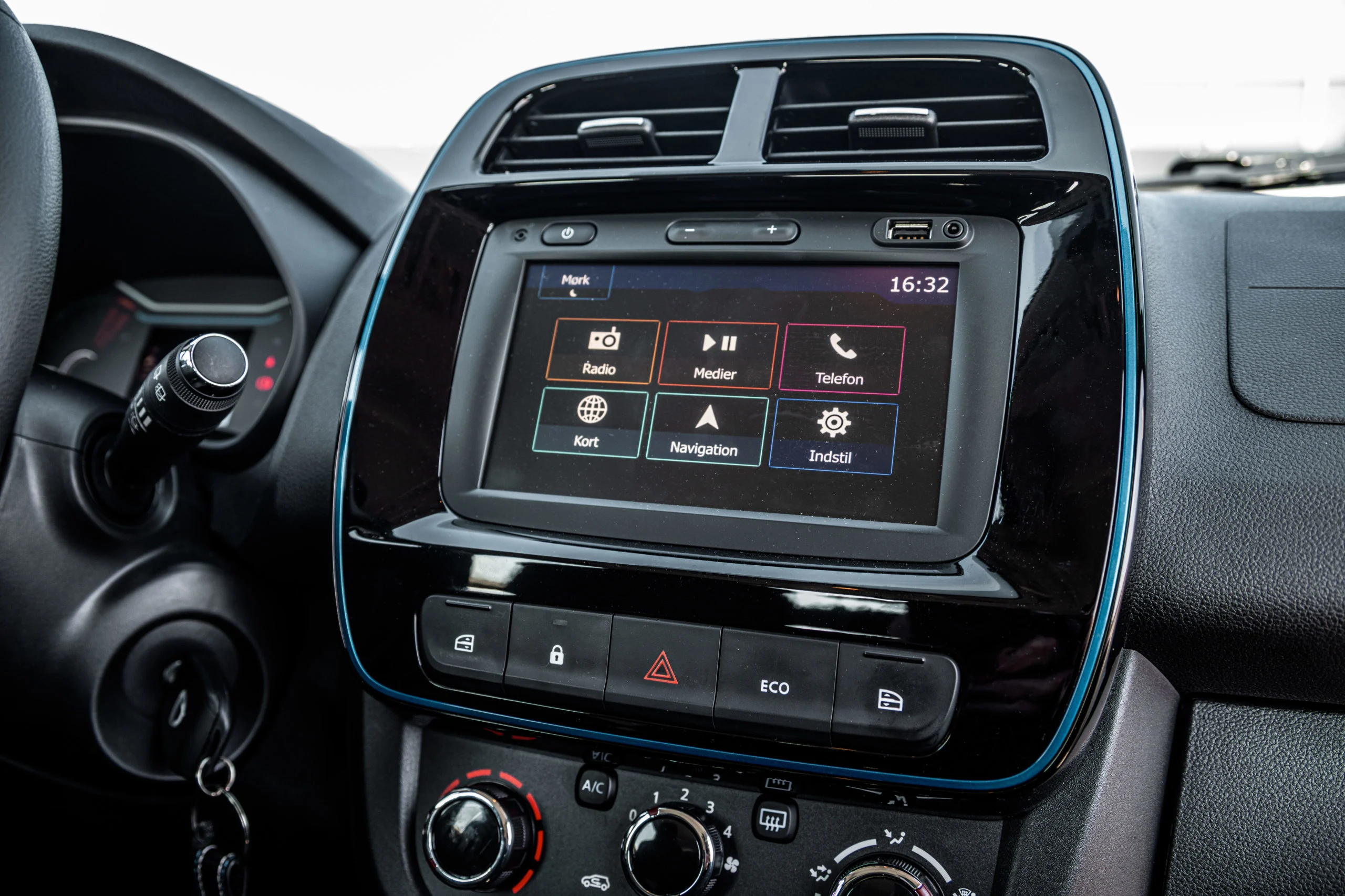 Dacia_Spring_Interior-detaljer_04