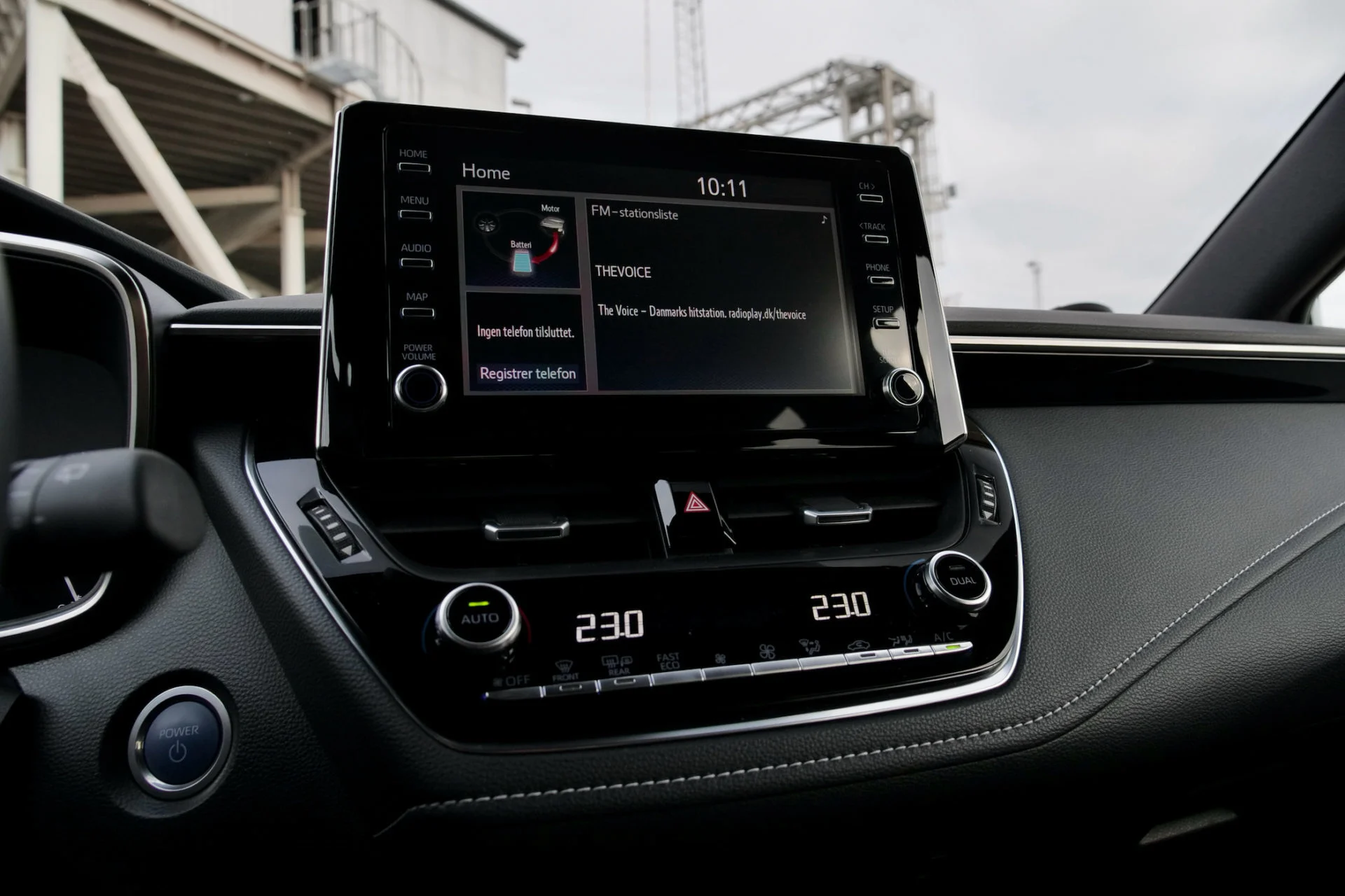Bilbasen DUEL Kia Ceed SW PHEV vs Suzuki Swace Hybrid9912