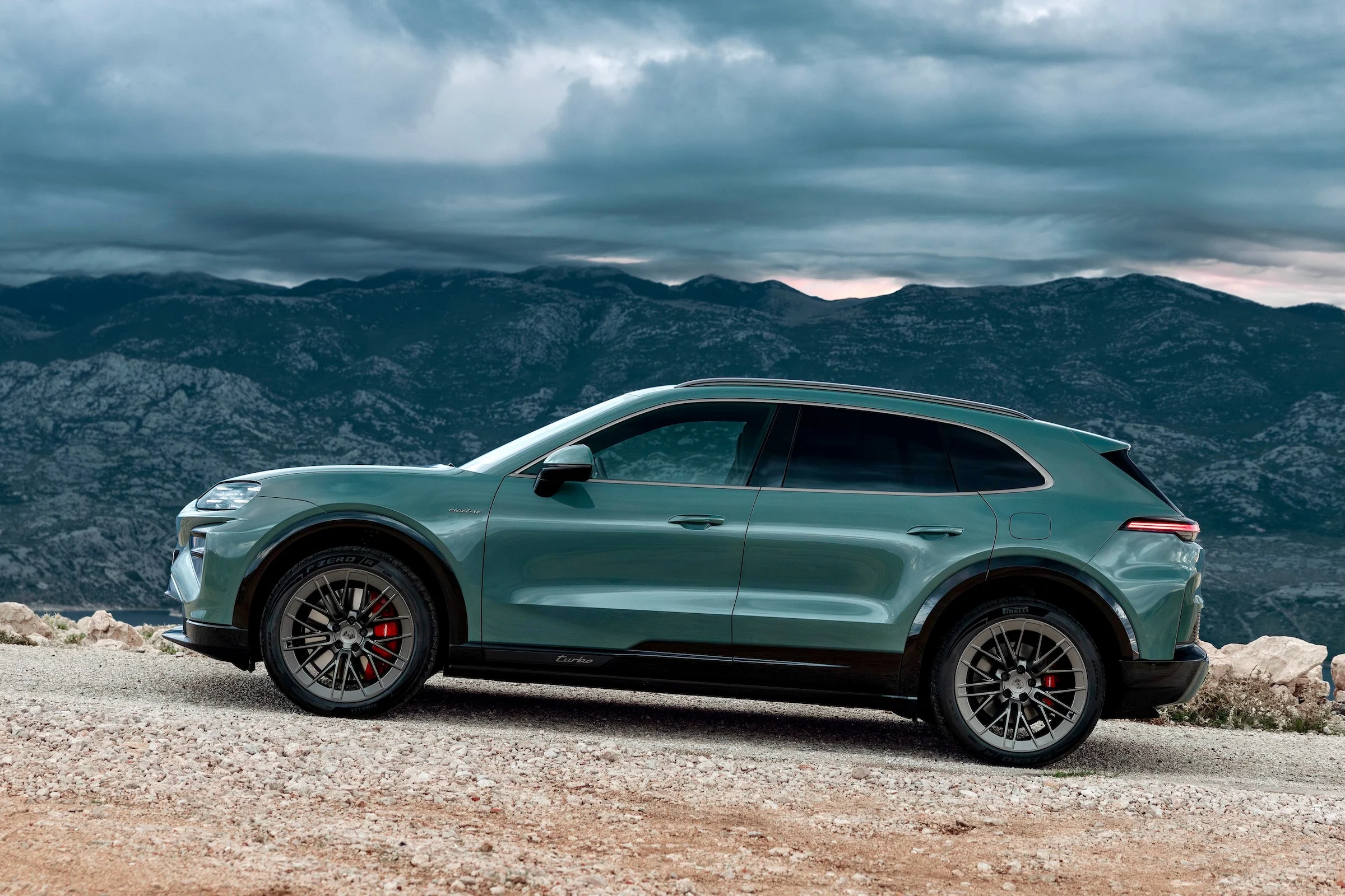 Porsche Cayenne Electric 517 6000x4002