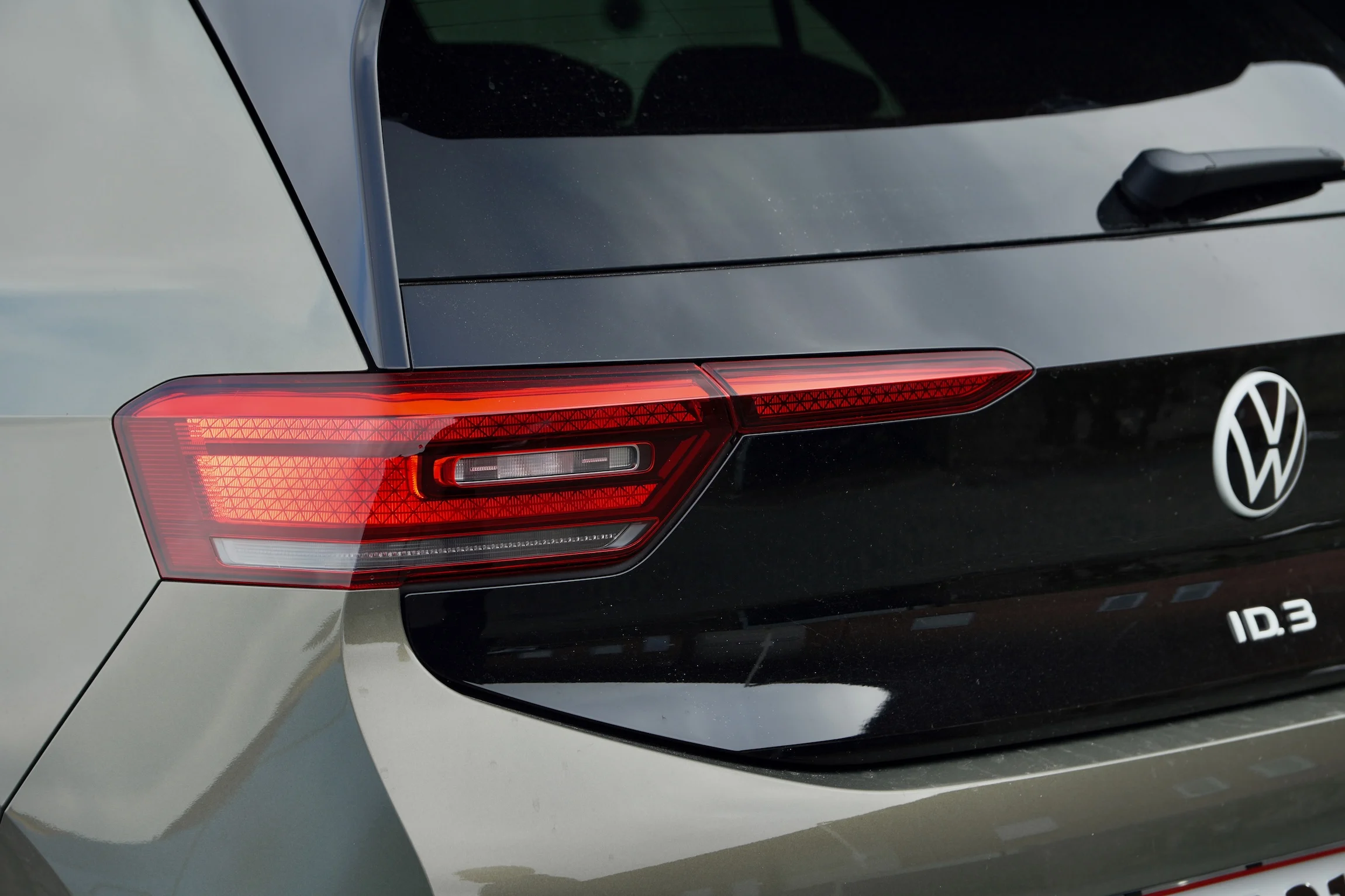 Kia EV4 LR vs VW ID.3 Max+ MBB046