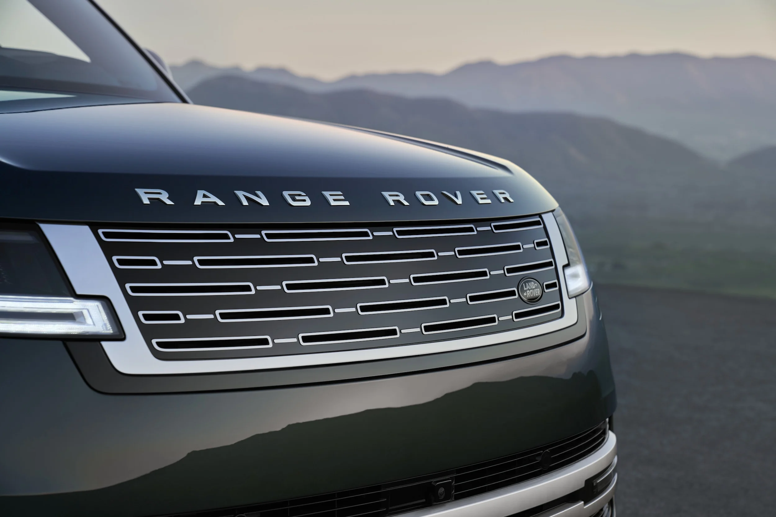 RANGE ROVER ELECTRIC GRILLE 02 09 26