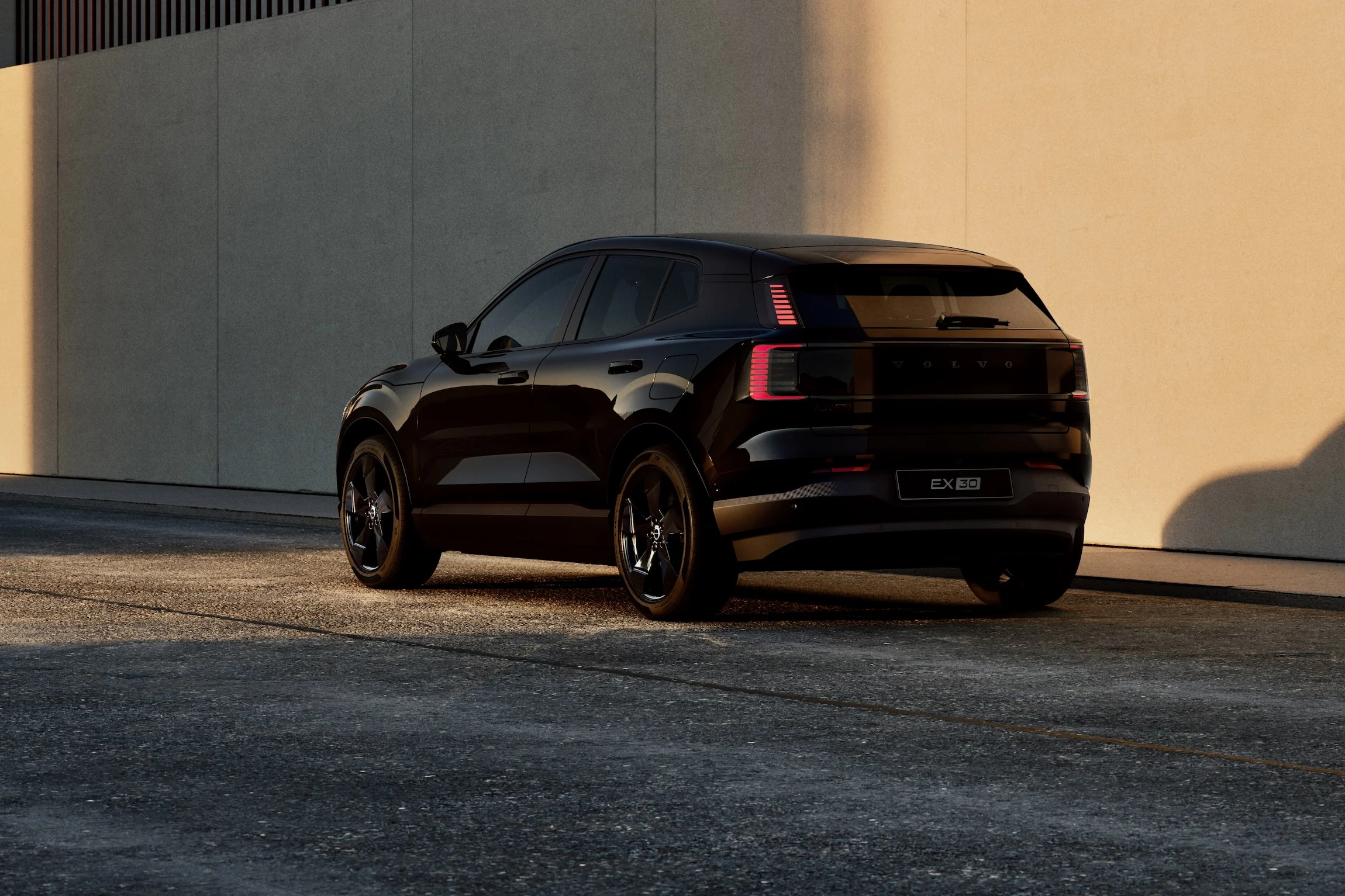 Exterior Rear EX30 MY27