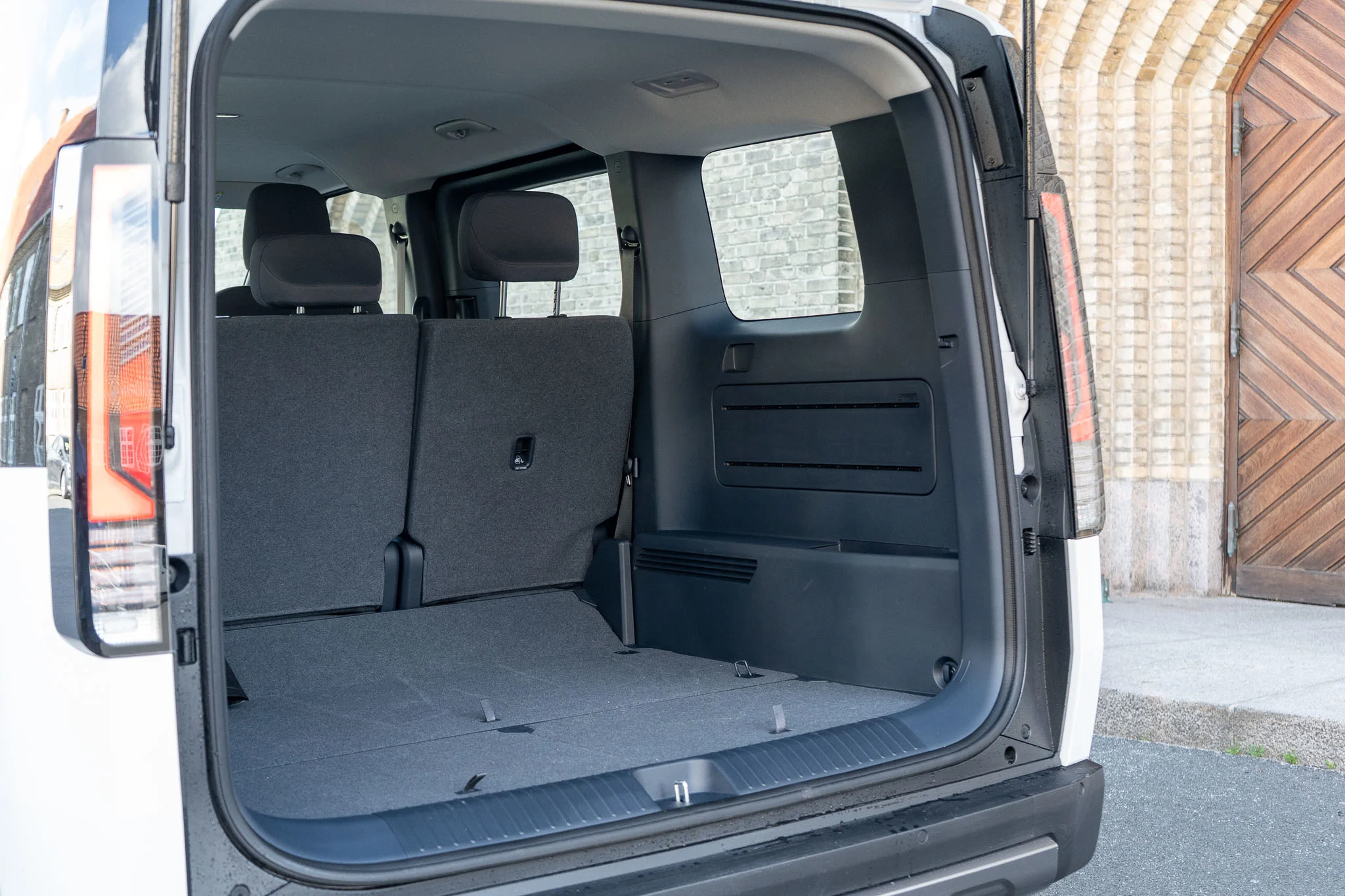 Kia PV5 Standard Range-24