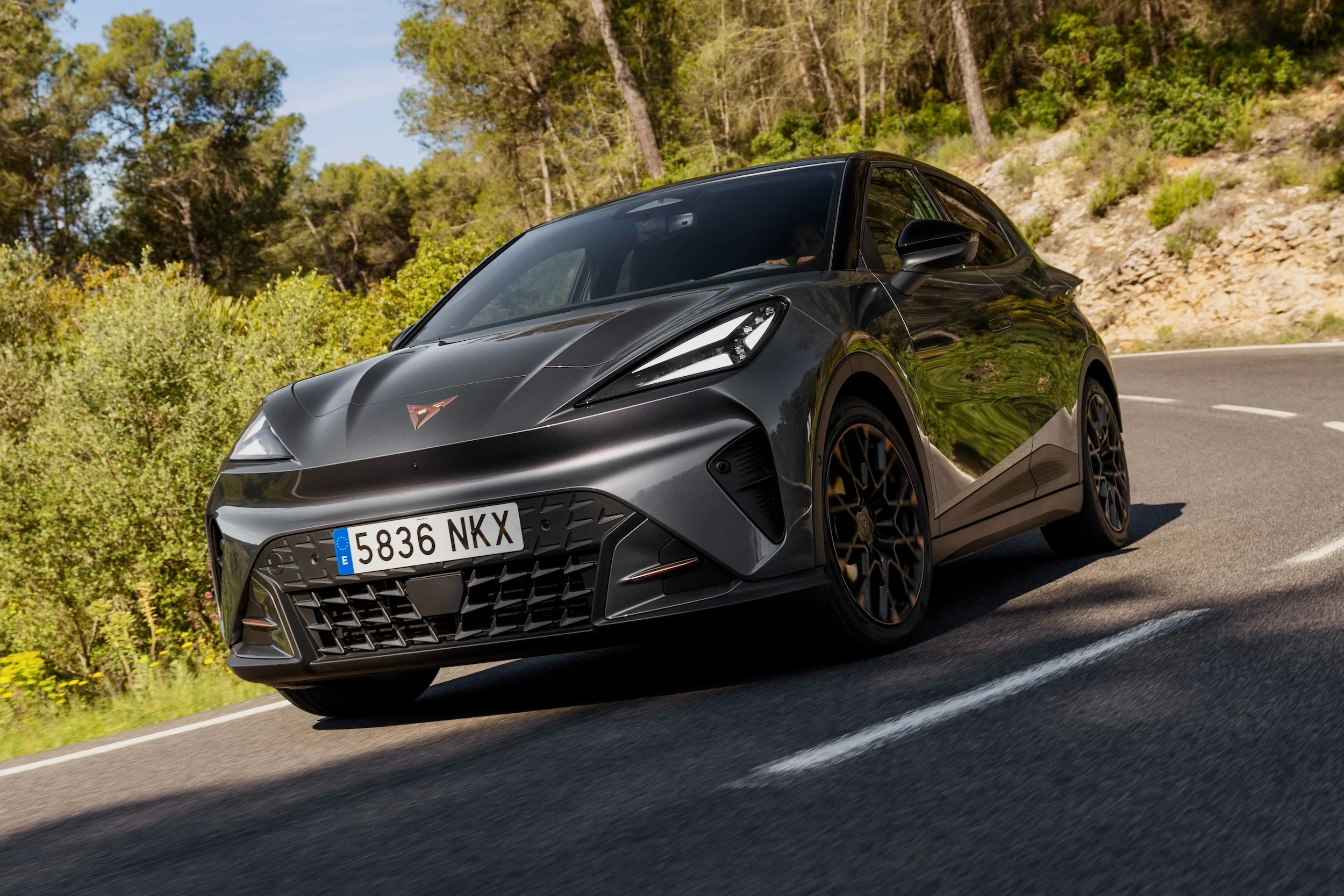 030 New-CUPRA-Raval-takes-to-the-streets-with-rebellious-electric-urban-spirit HQ