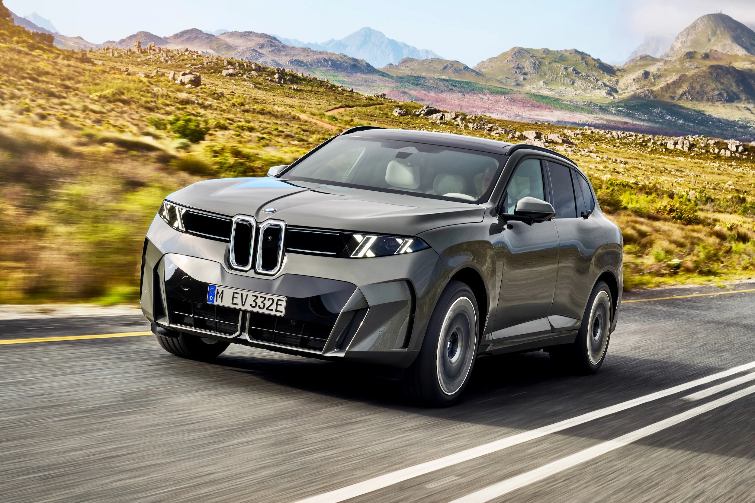 P90645985 highRes bmw-ix5-60-xdrive-06