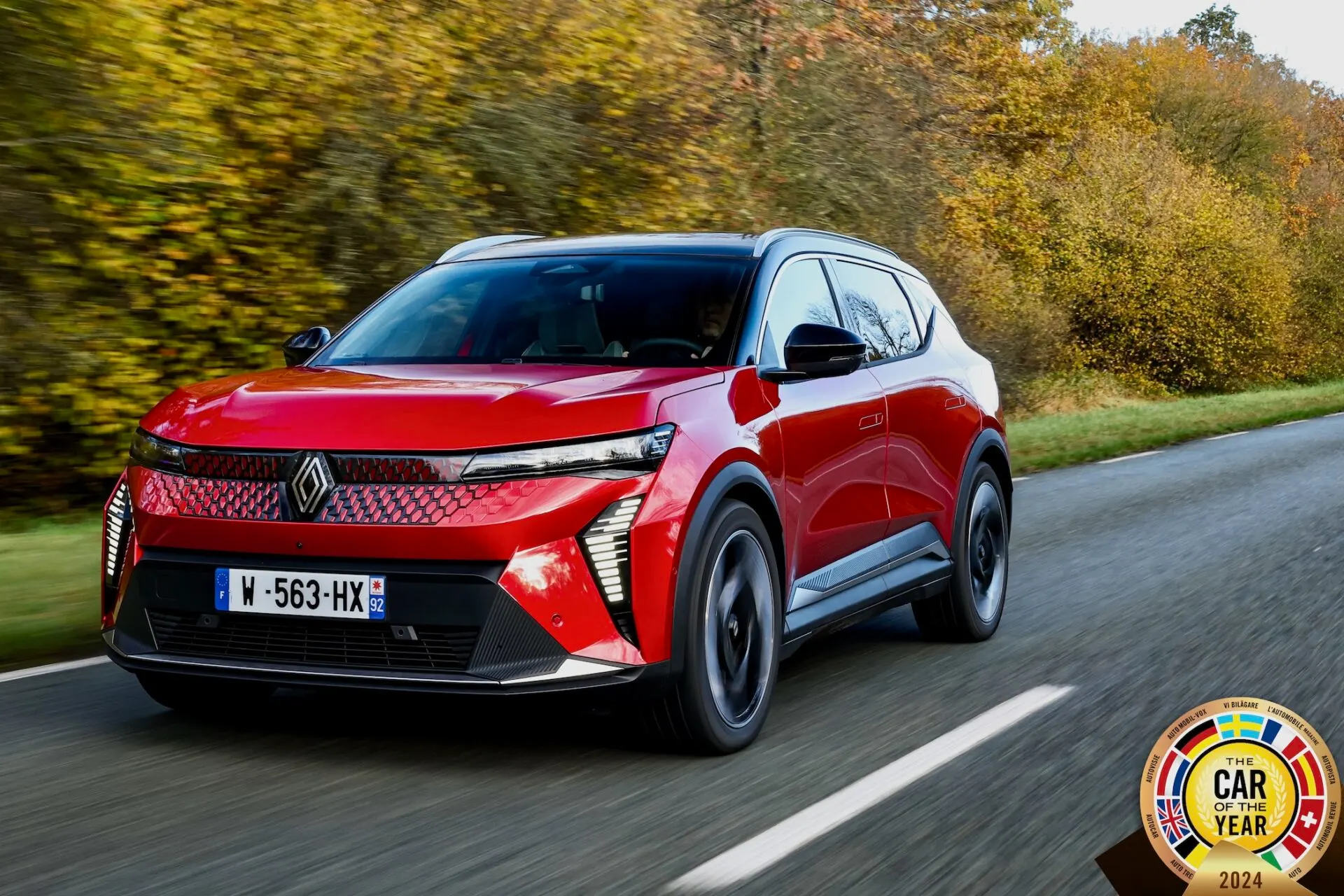 Scenic E-Tech electric, finalist for Car of the Year 2024