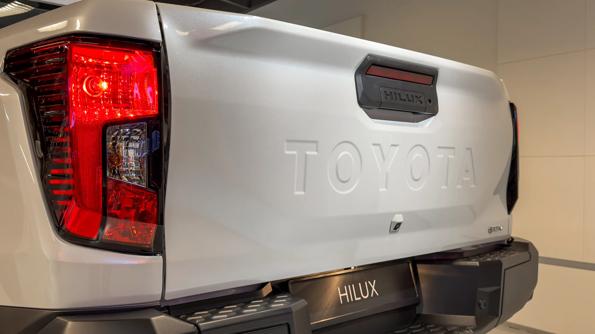 Toyota Hilux Electric-04