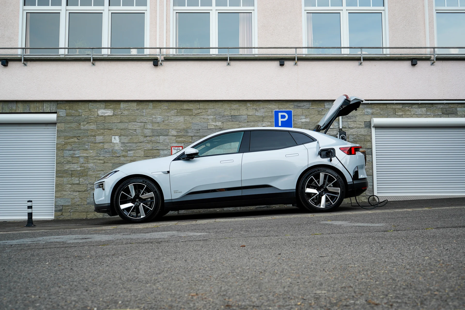 Polestar 4 Long Range Dual Motor-41