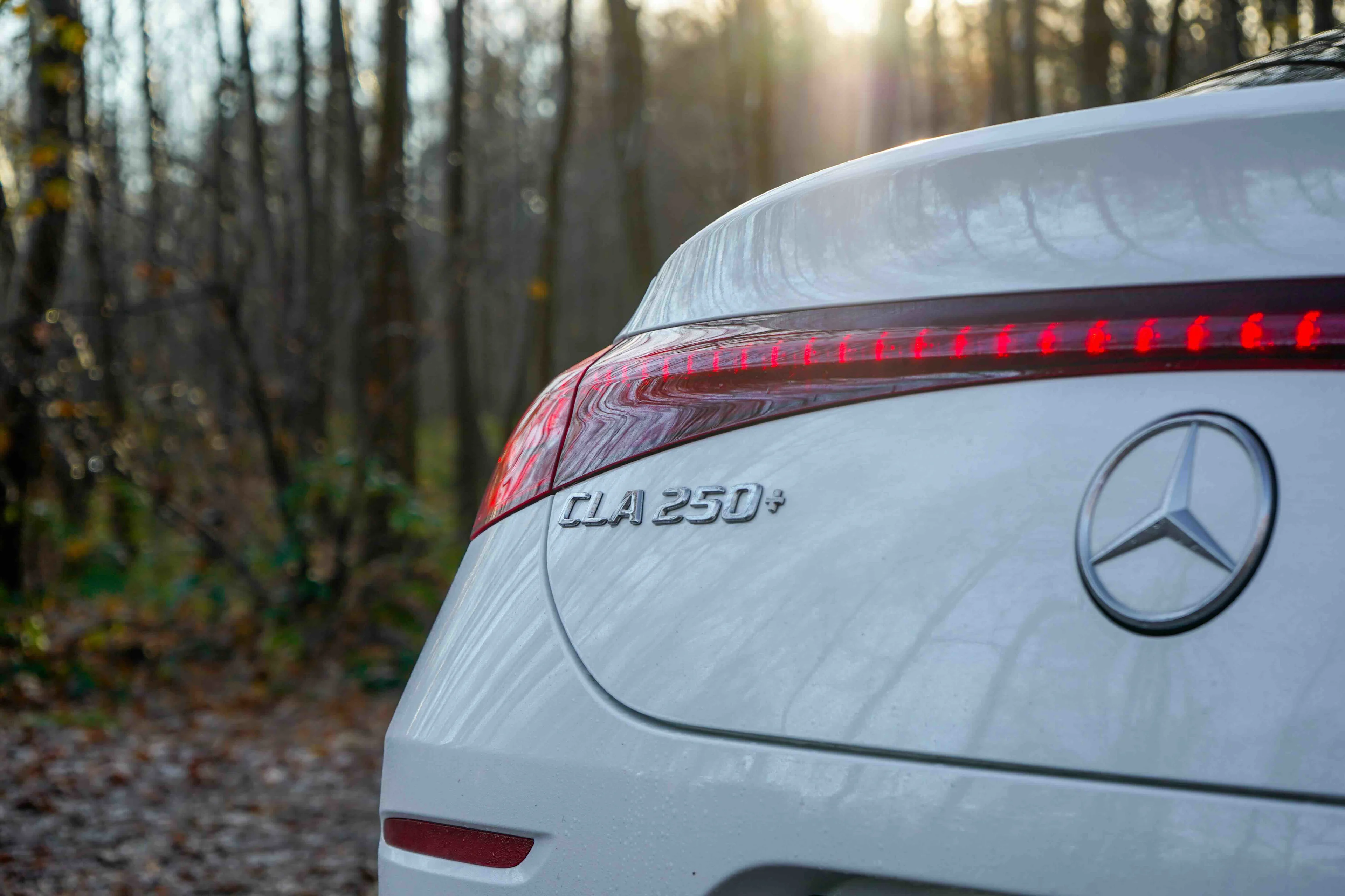 Mercedes-Benz CLA EQ-04