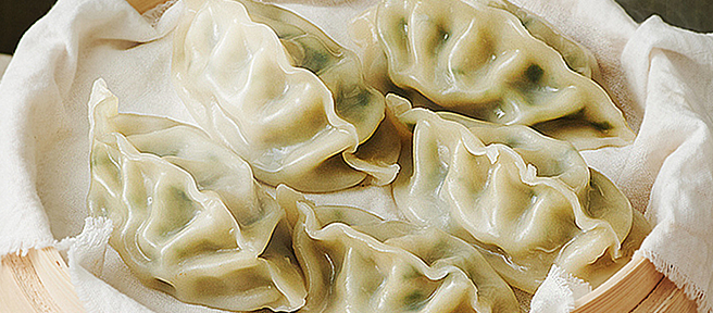 육즙 가득 부추 고기만두