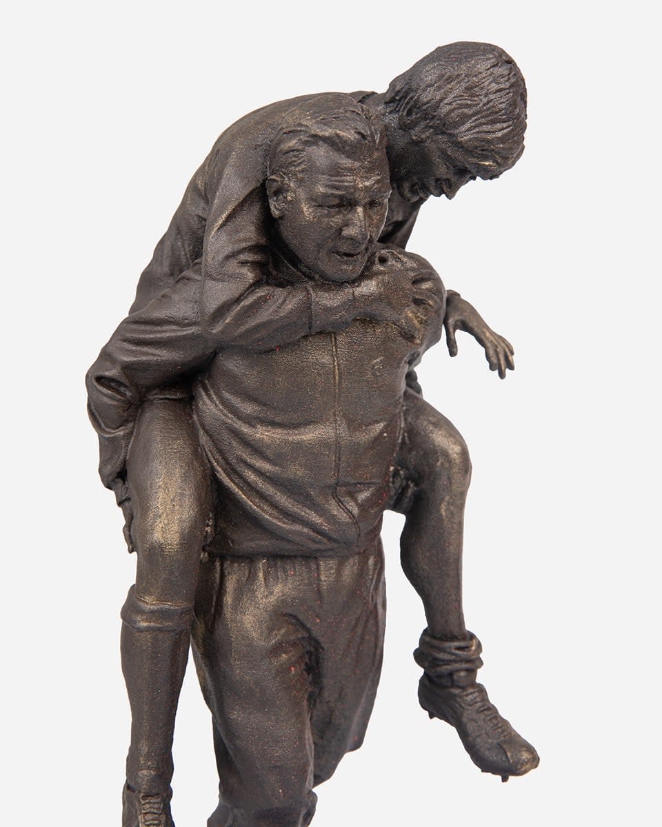LFC Paisley Statue - Image 4
