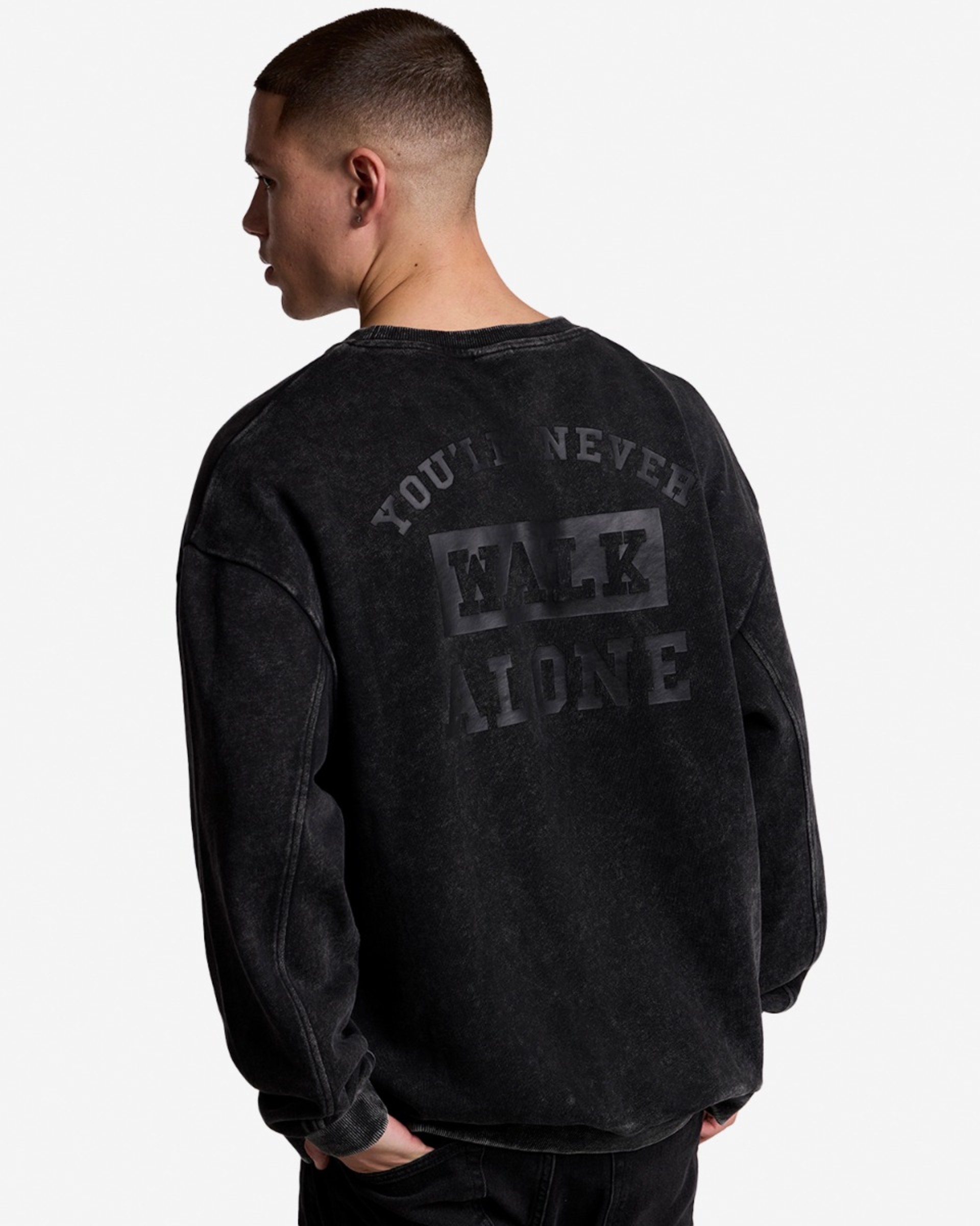 LFC YNWA Oversize-Herren-Sweatshirt mit Rundhalsausschnitt, Schwarz - Image 1