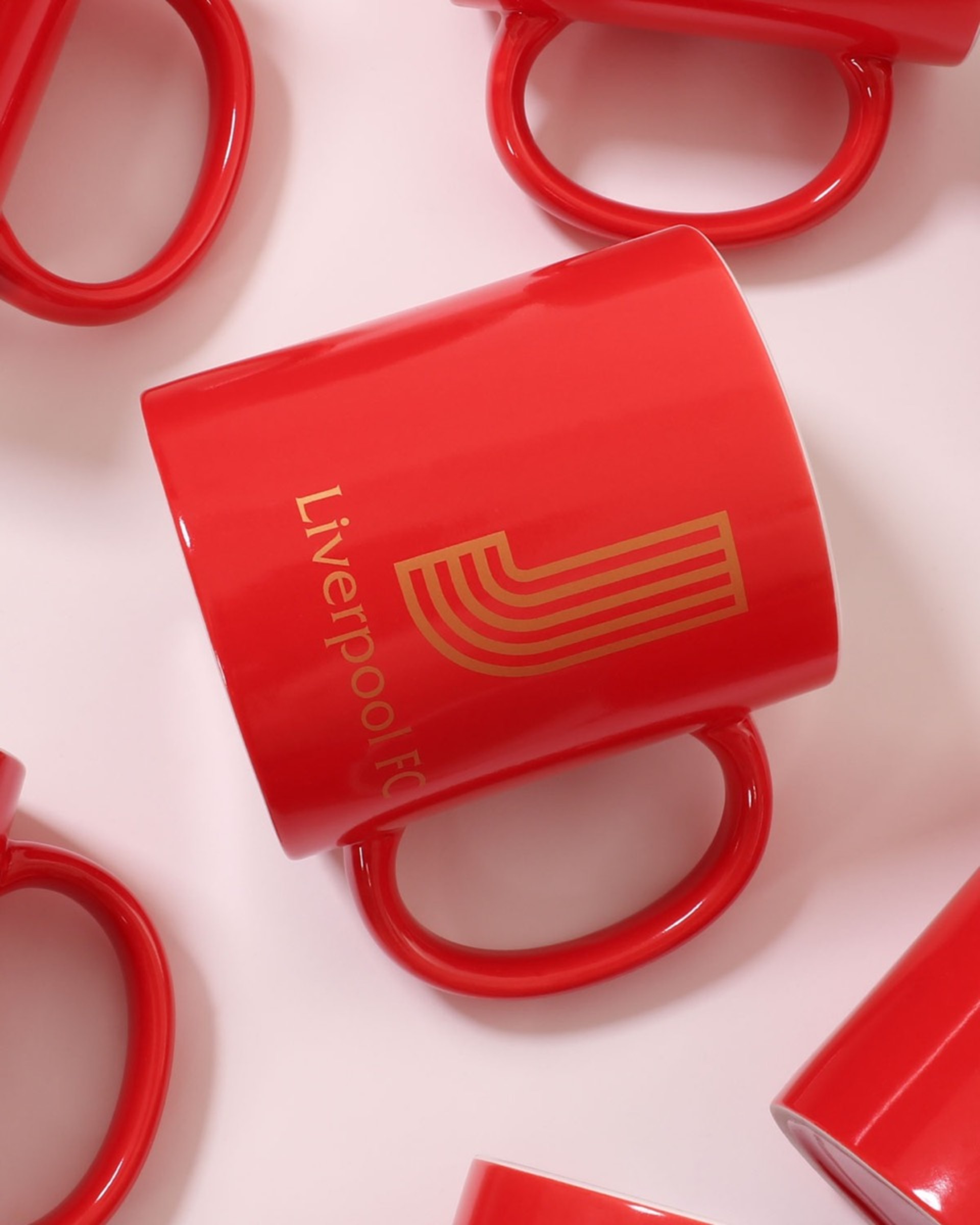 Taza LFC con letra J - Image 4