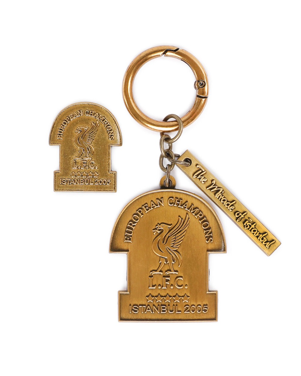LFC Istanbul 2005 Badge & Keyring Set - Image 1