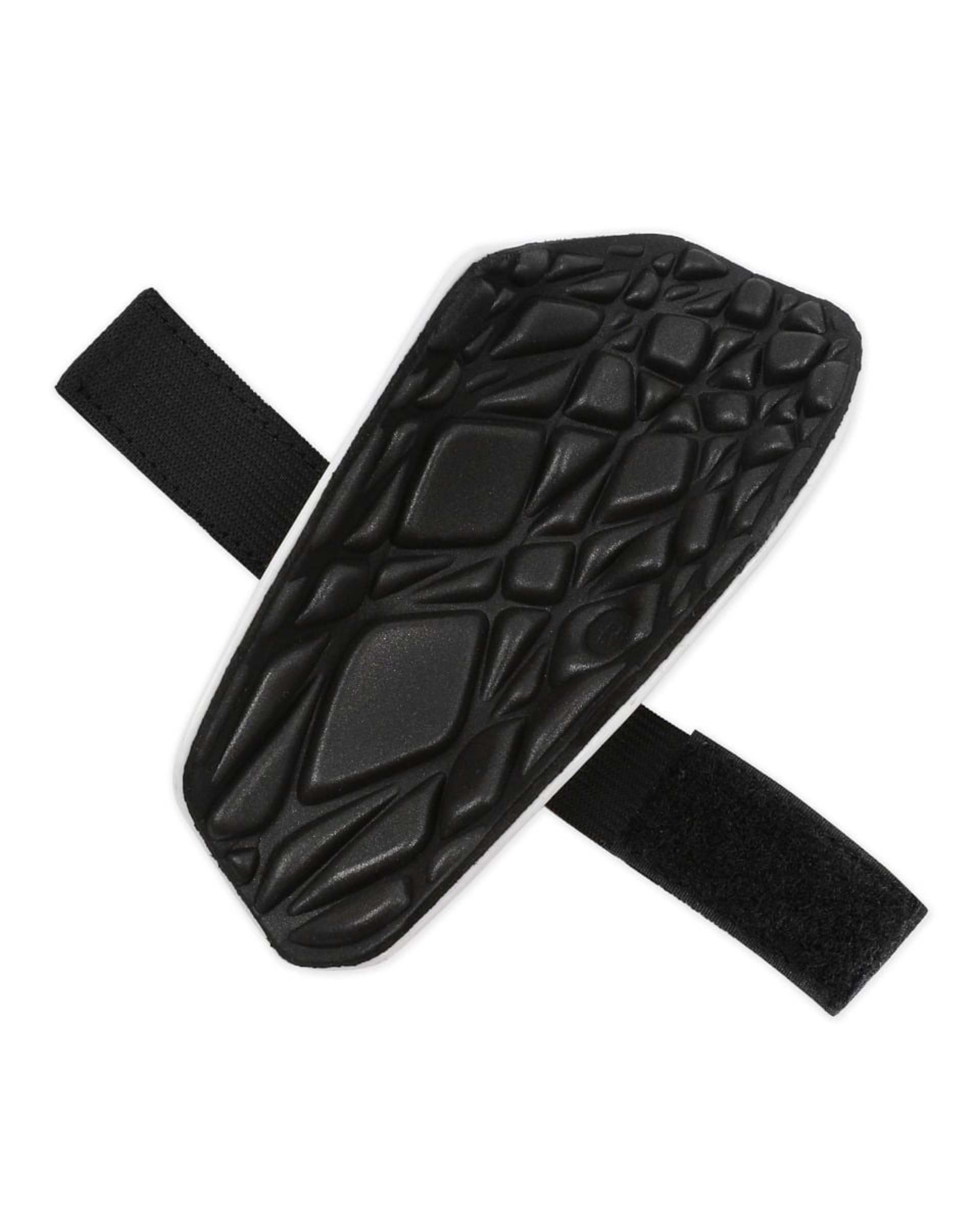 LFC Youth Shinguards สีขาวและสีดำ - Image 4