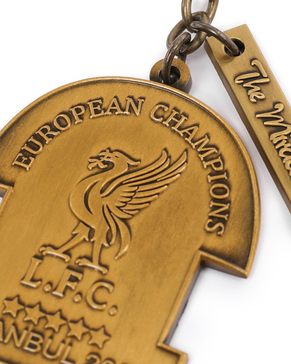 LFC Istanbul 2005 Badge & Keyring Set - Image 3