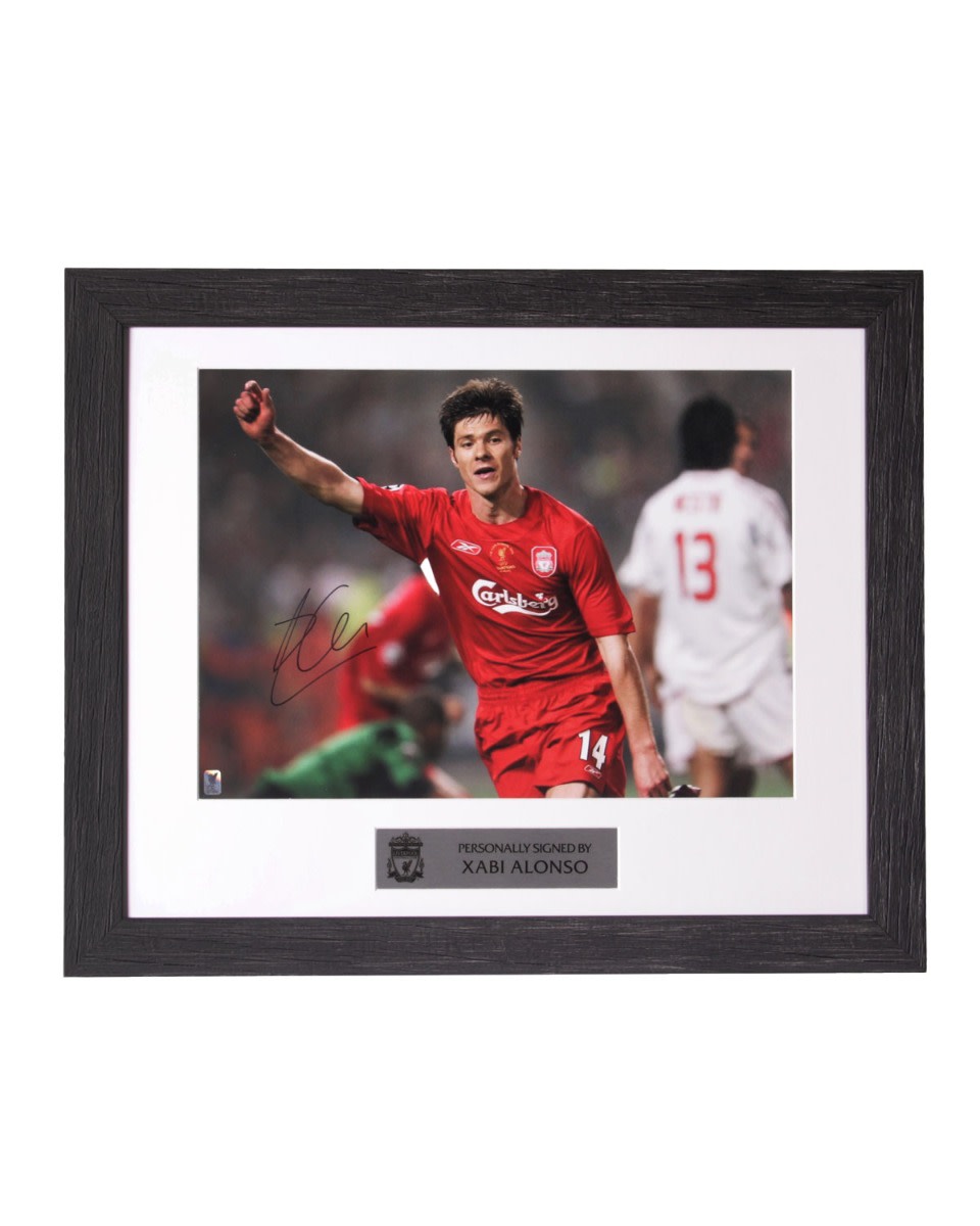LFC Signeret Xabi Alonso Image - Image 1