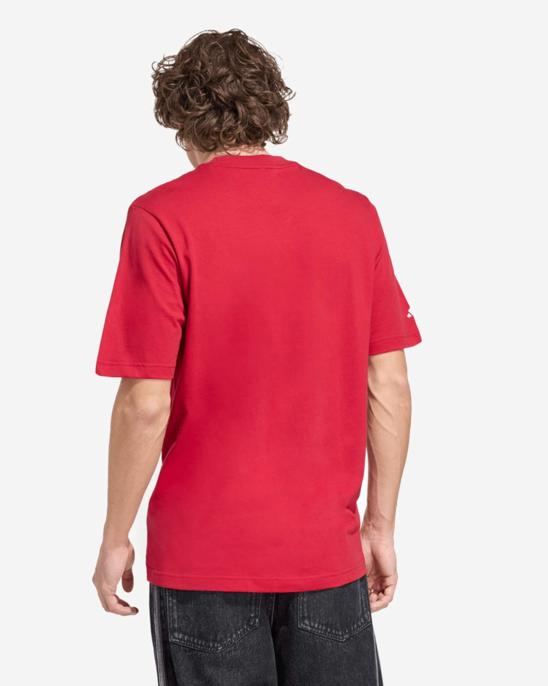 เสื้อยืดลายกราฟิกสำหรับผู้ชายรุ่น LFC adidas สีแดง - Image 2