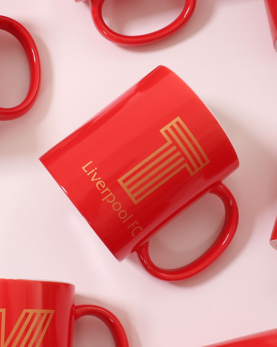 Taza LFC con letra T - Image 4