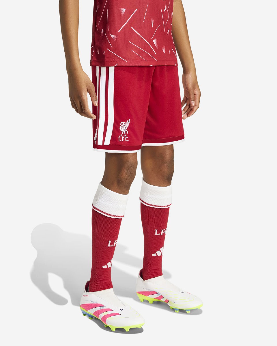 LFC アディダスユース 26/27 ホームショーツ - Image 1