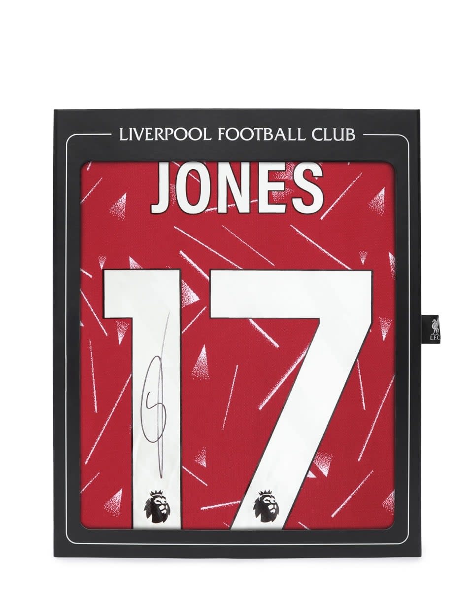 LFC サイン入り 26/27 ジョーンズボックスシャツ - Image 1